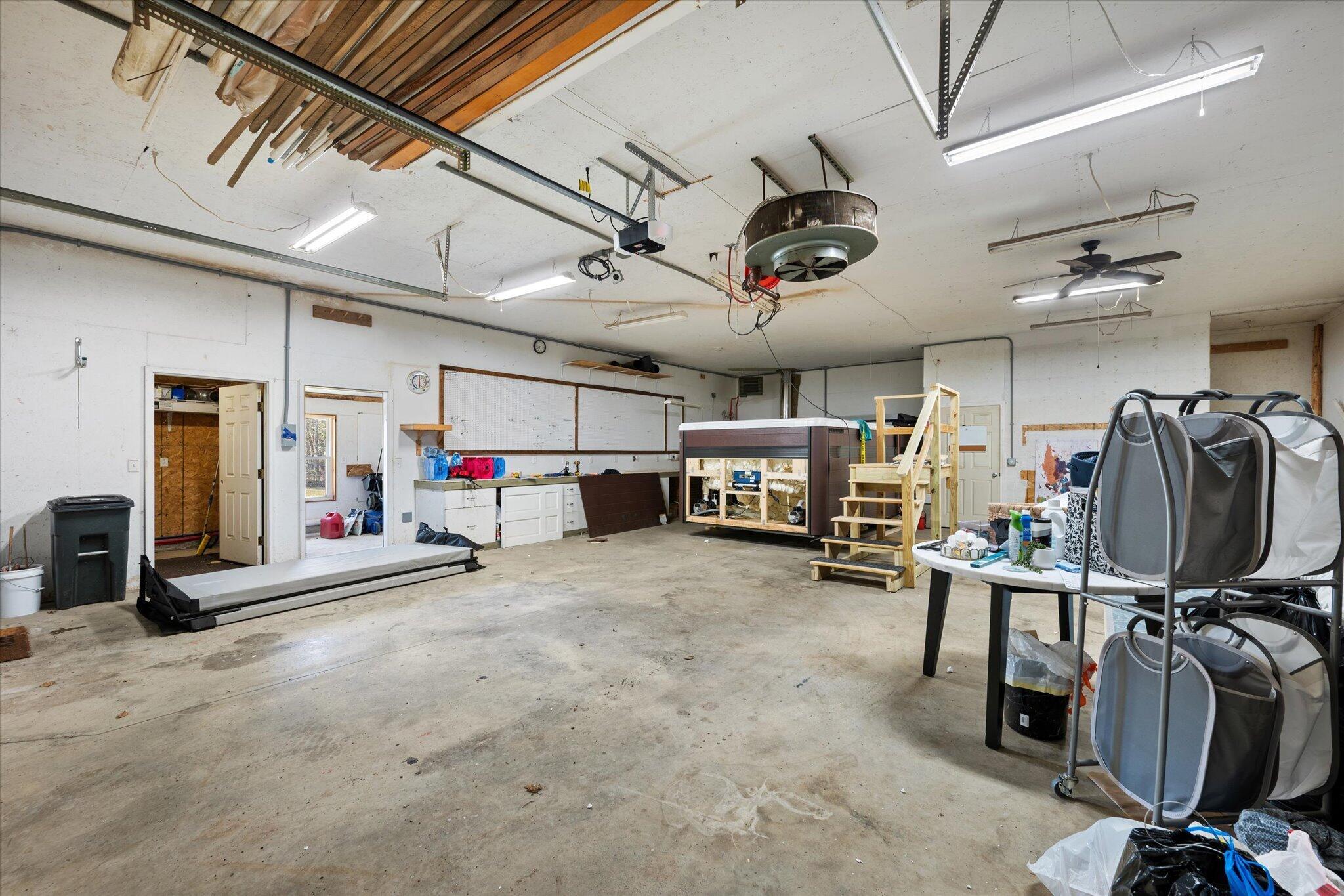 32 Charles Drive, Holden, ME, 04429