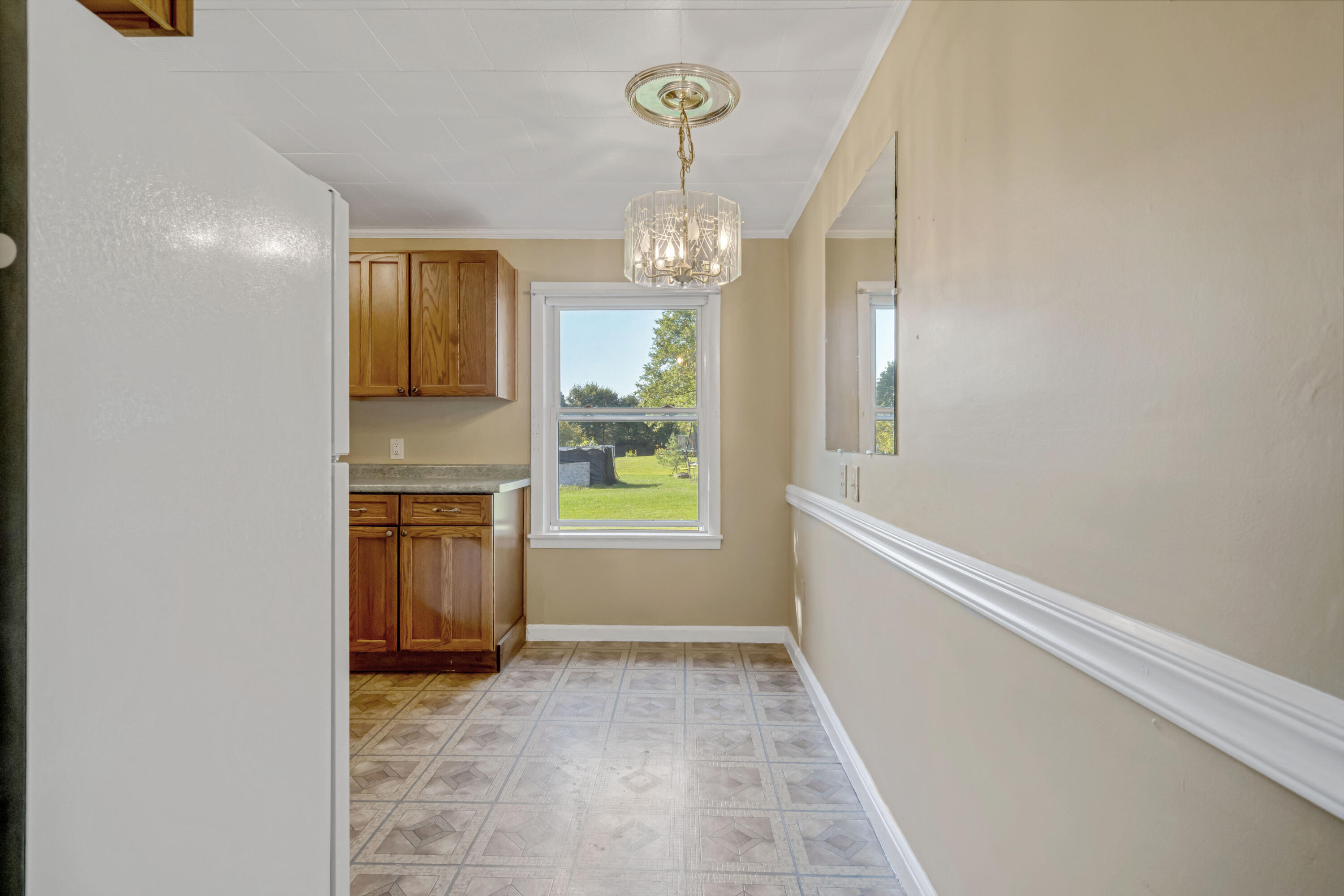 196 Stevens Mill Road, Auburn, ME 04210 Dining Area