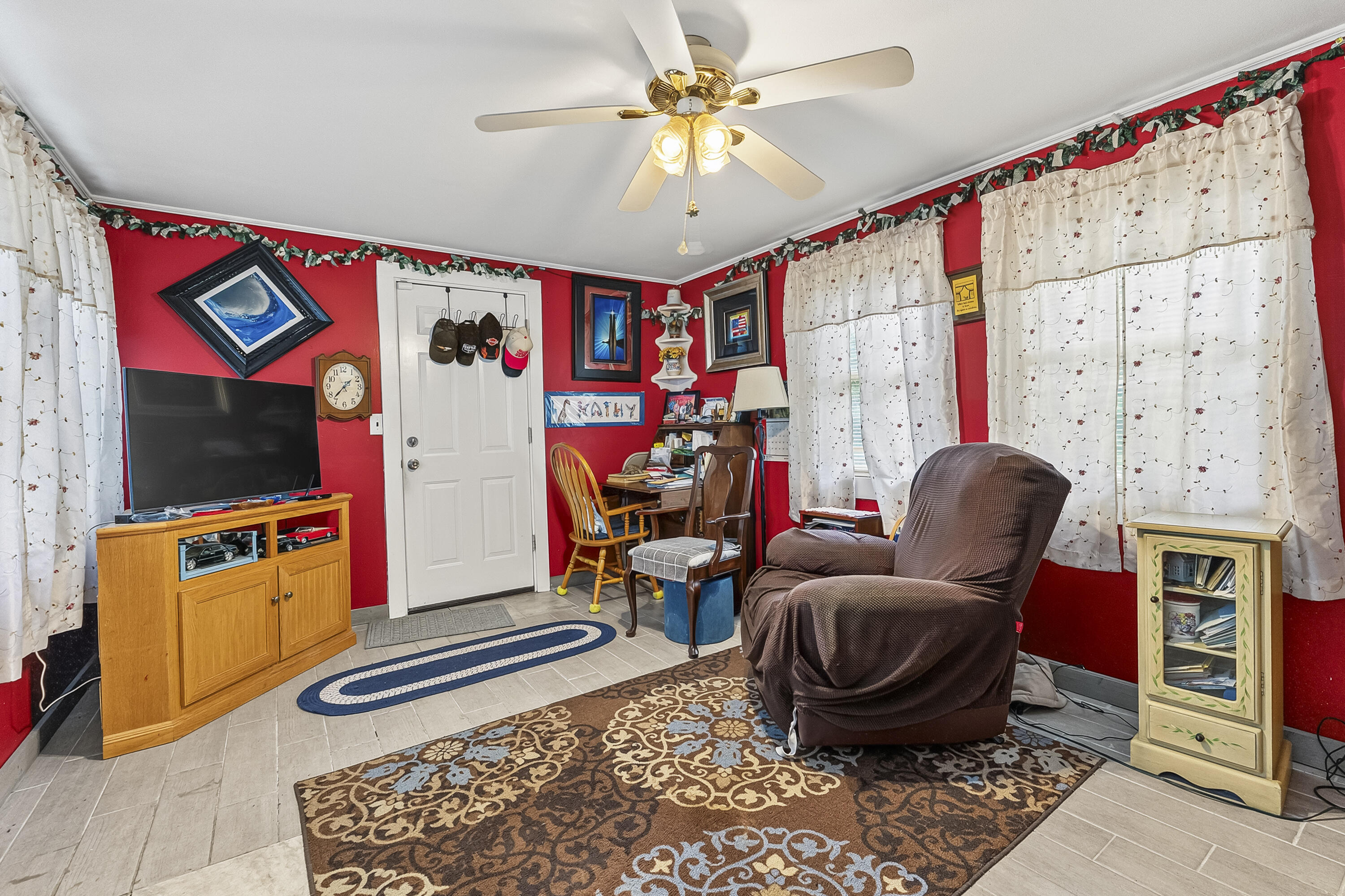 313 Portland Street, Berwick, ME 03901 Den