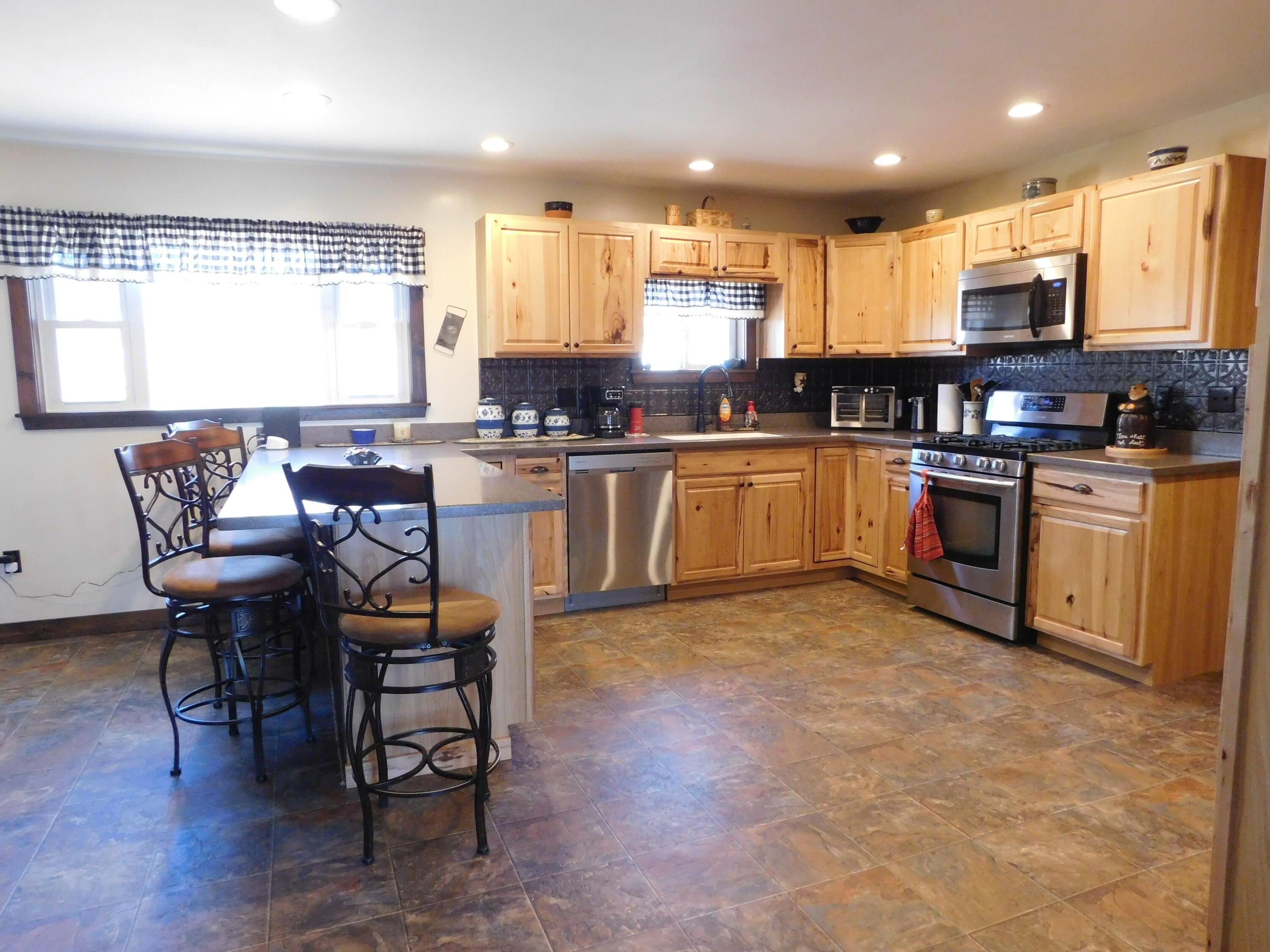 557 Enfield Road, Lincoln, ME, 04457