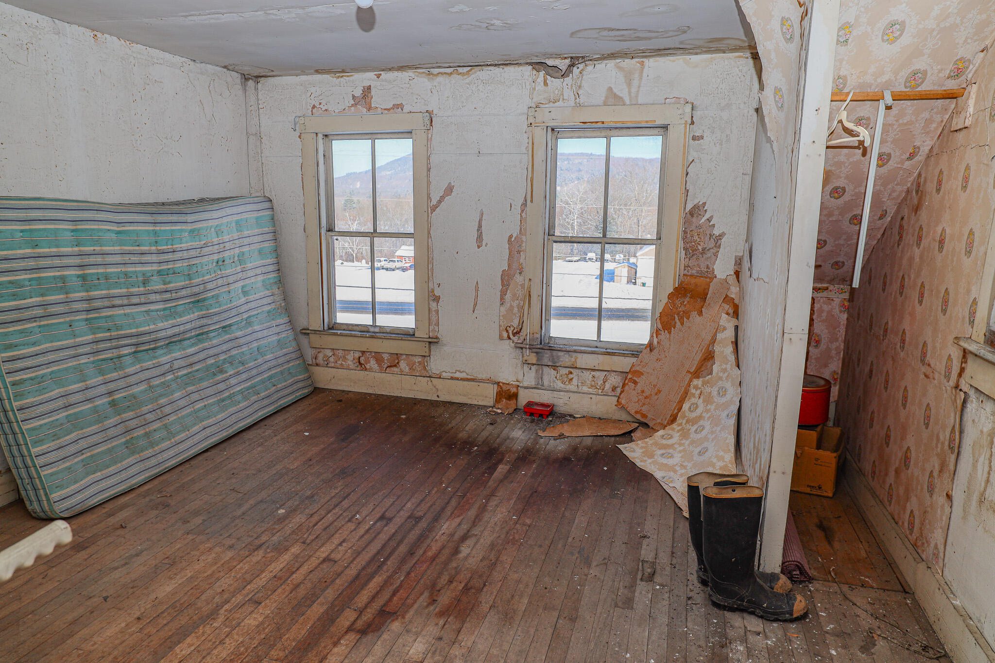 19 Knox Road, Peru, ME, 04290