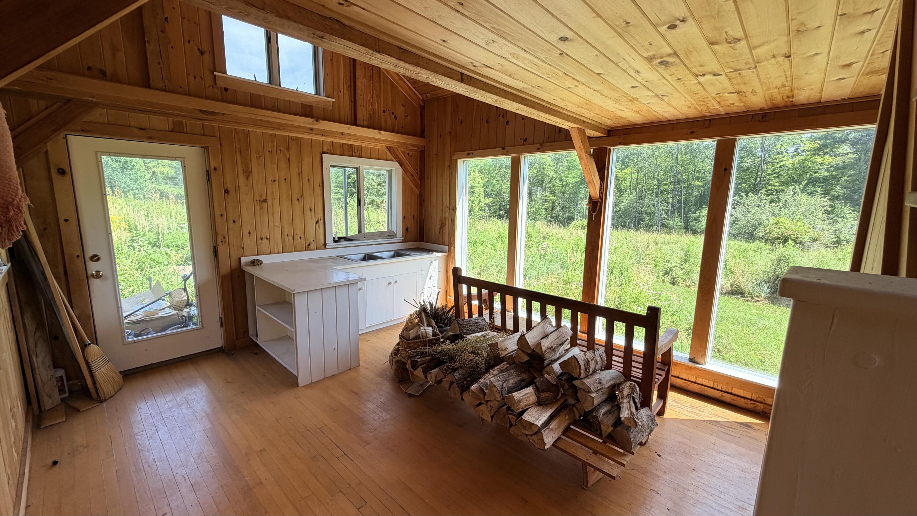 Bunkhouse kitchen