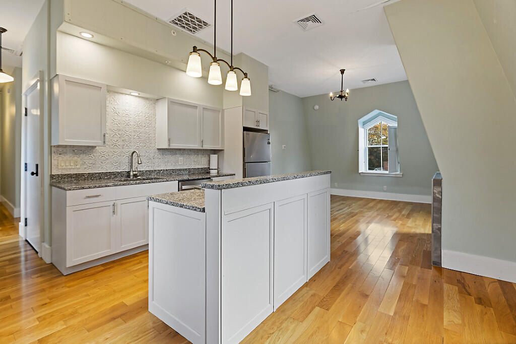 15 Middle Street UNIT 3, Hallowell, ME, 04347