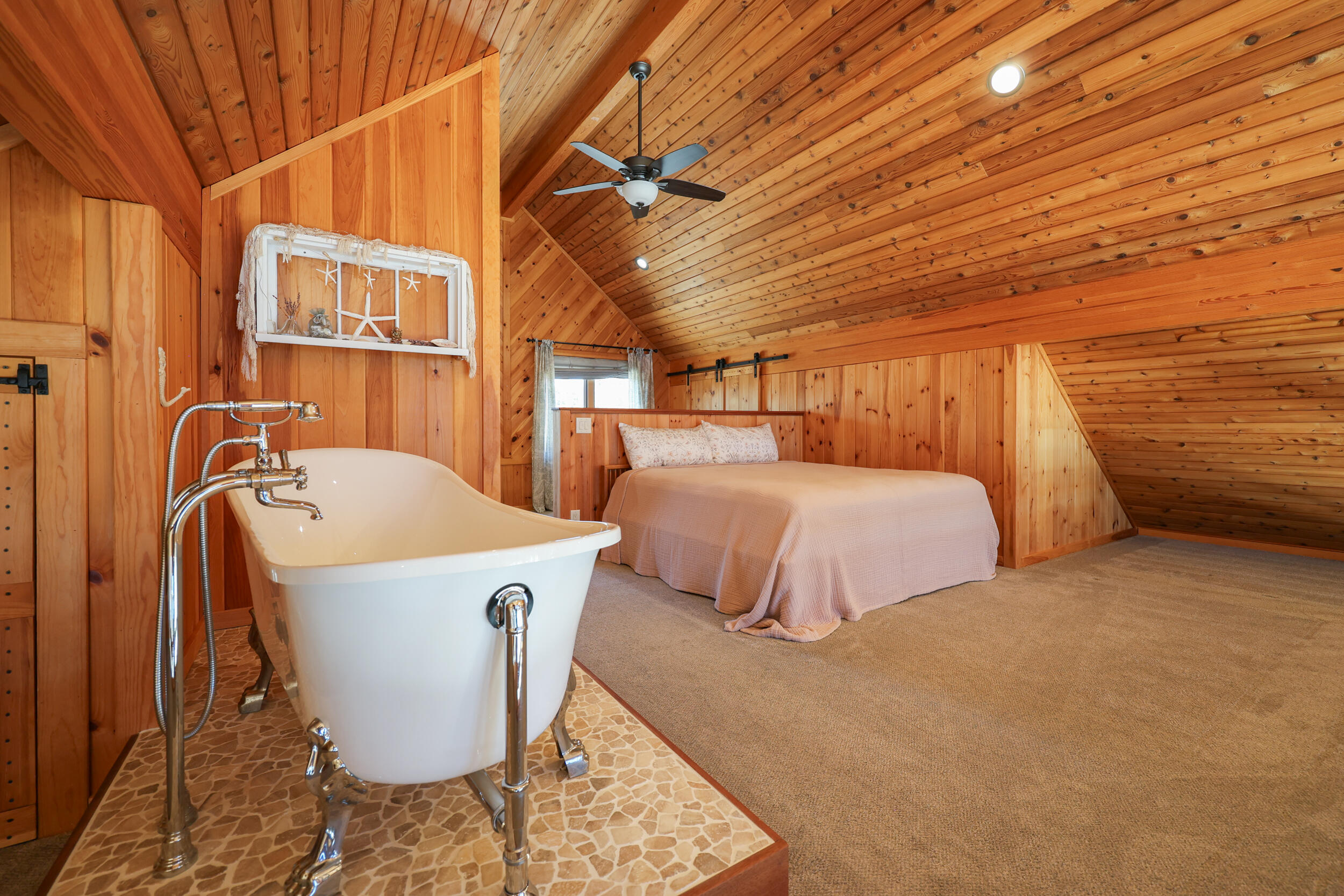 28 City Point Road, Vinalhaven, ME, 04863