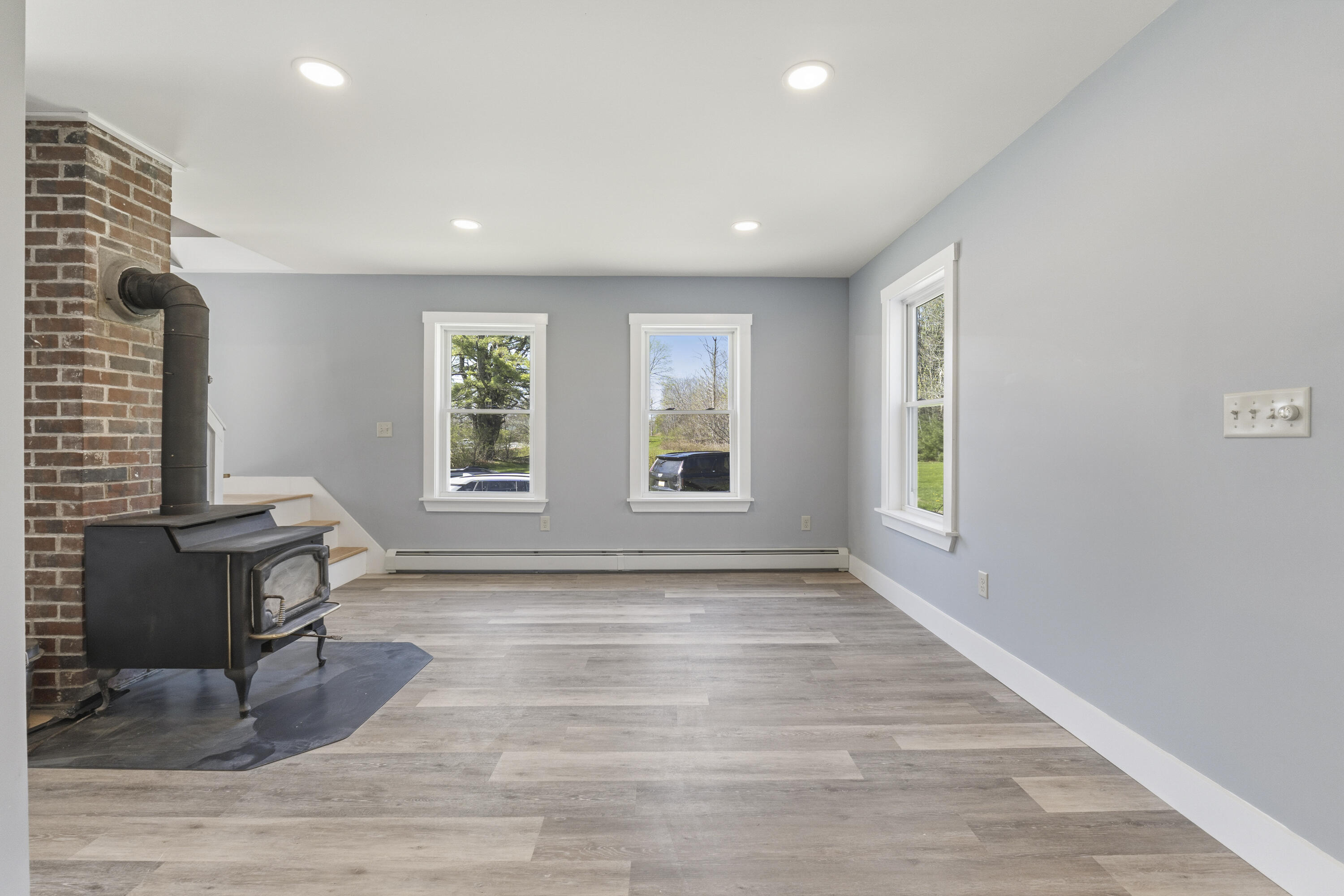 222 River Road, Richmond, ME, 04357