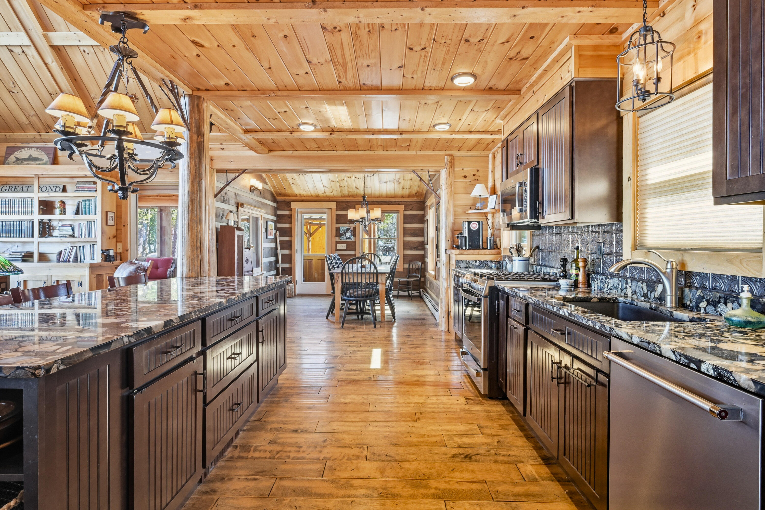 99 Abena Shores, Belgrade, ME, 04917