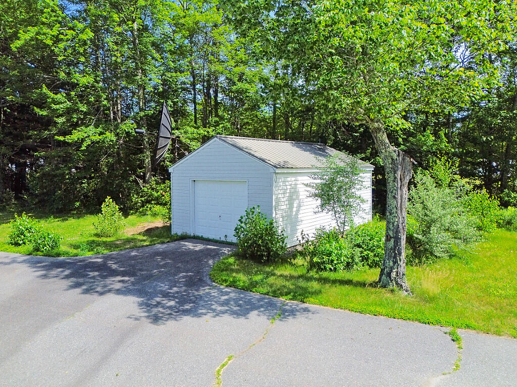 1650 N Belfast Avenue, Vassalboro, ME 04989 39