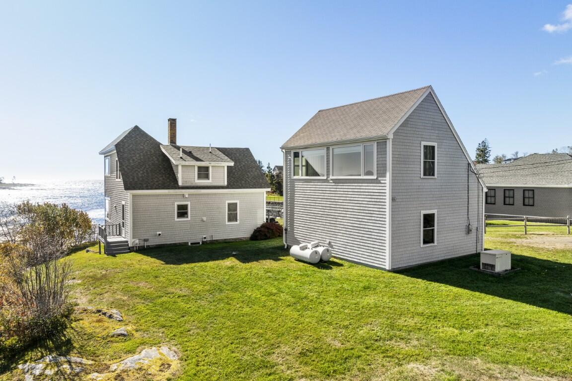 22 Gray Road, Southport, ME, 04576