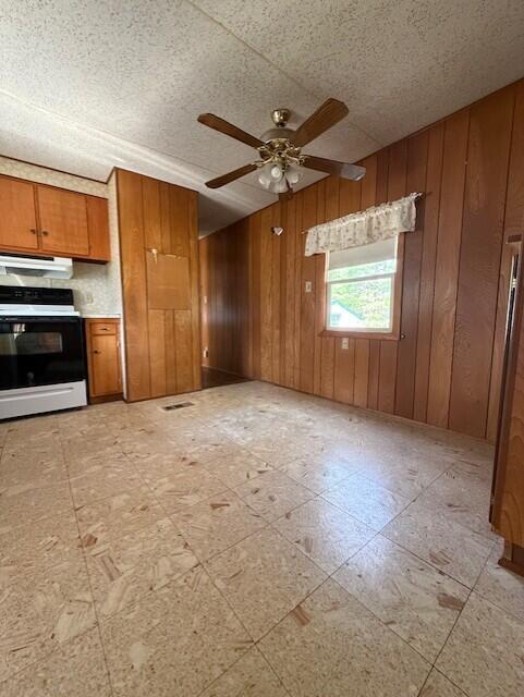 13 Gallant Drive, Saco, ME, 04072 13 Gallant Drive, Saco, ME, 04072