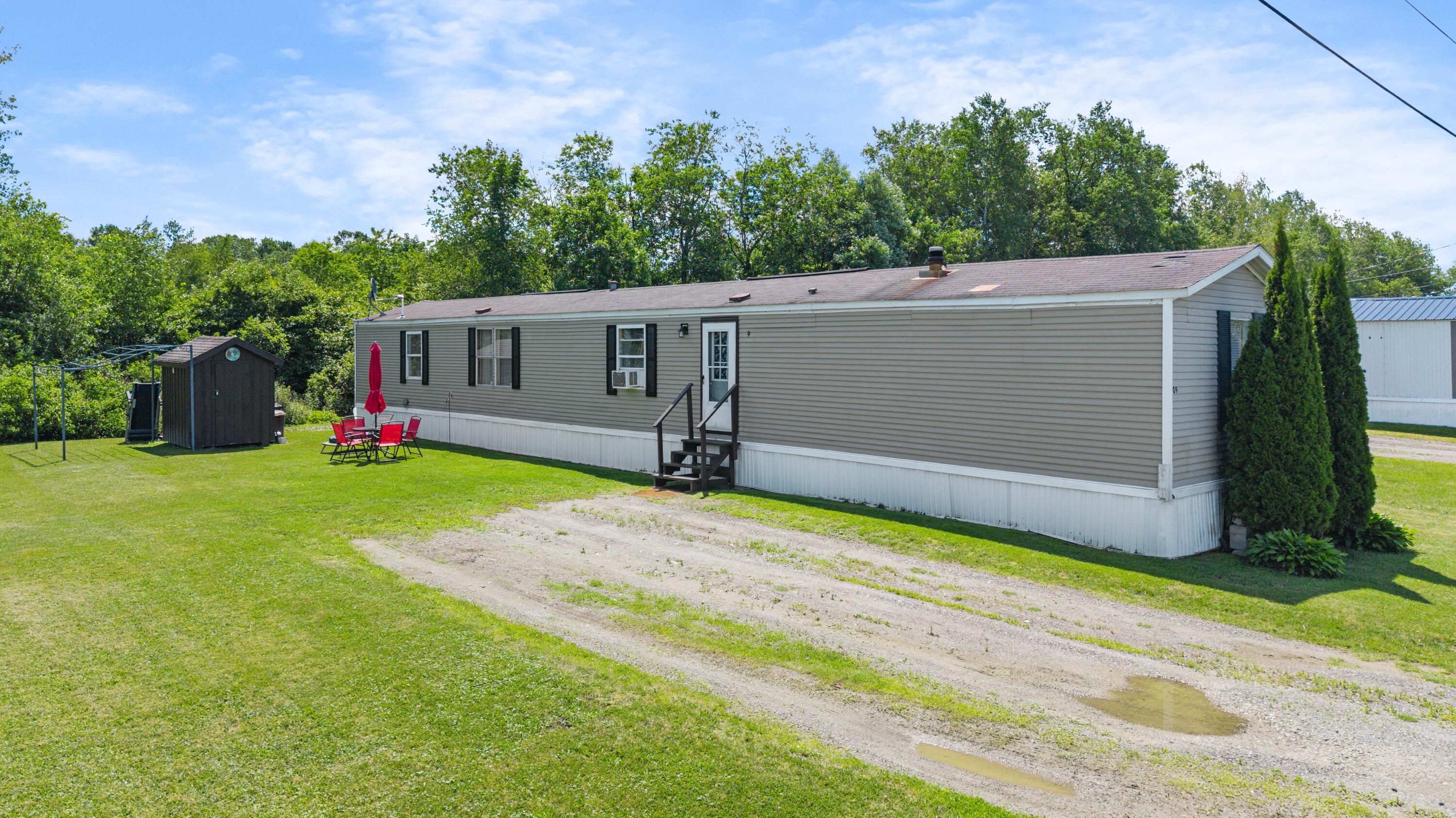 Photo of 9 Long Avenue Clinton ME 04927