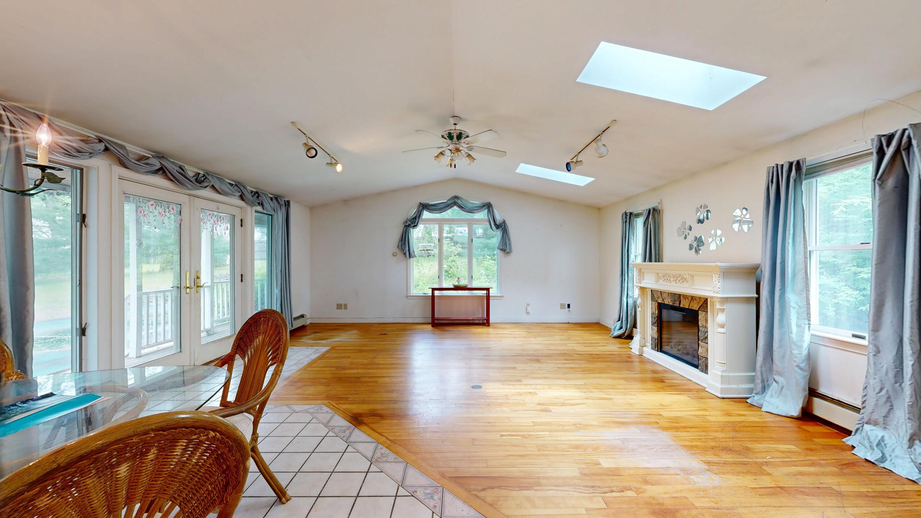 172 Sandy Hill Road, South Portland, ME 04106 Dining Area