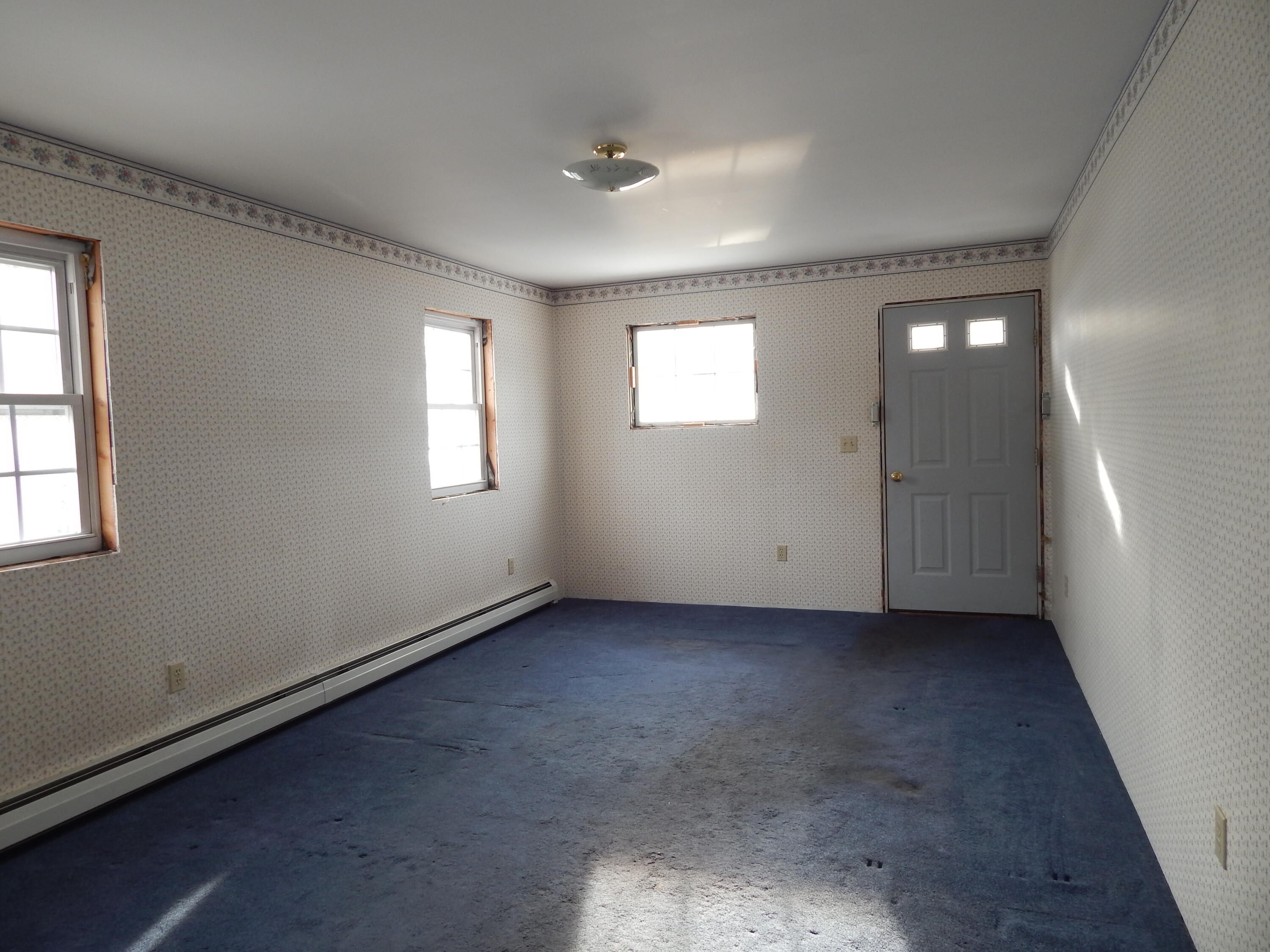 19 Park Street, Paris, ME, 04281