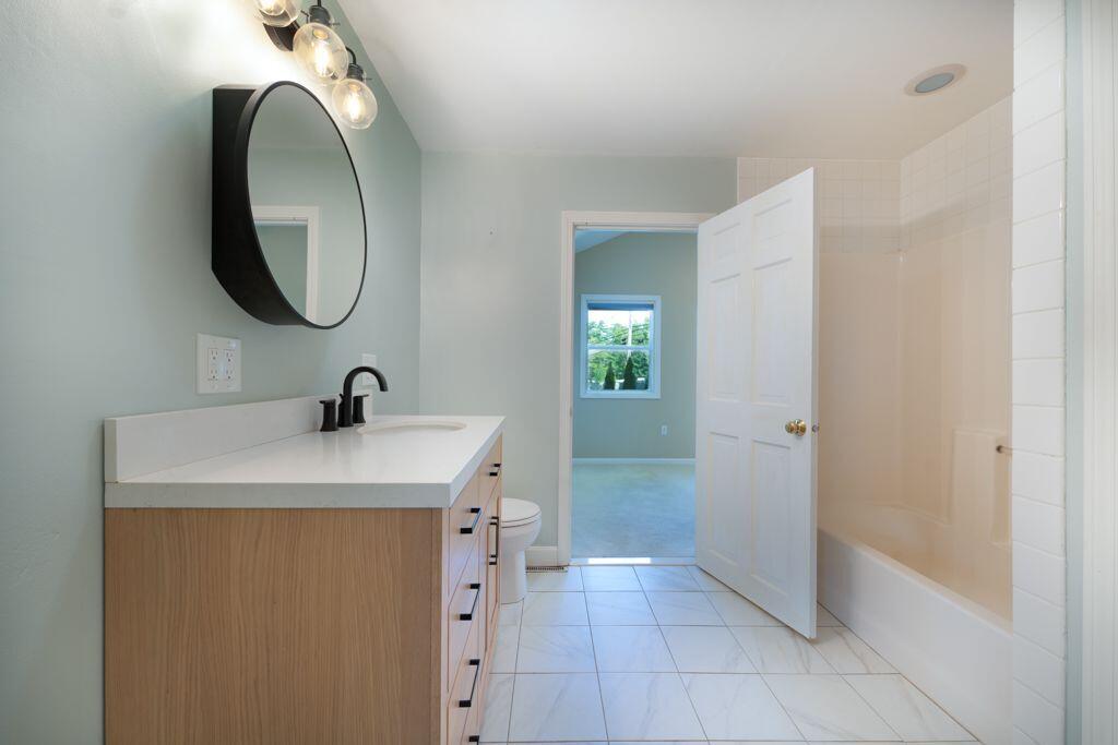 2 Forest Drive, Topsham, ME 04086 2 Forest bath 1
