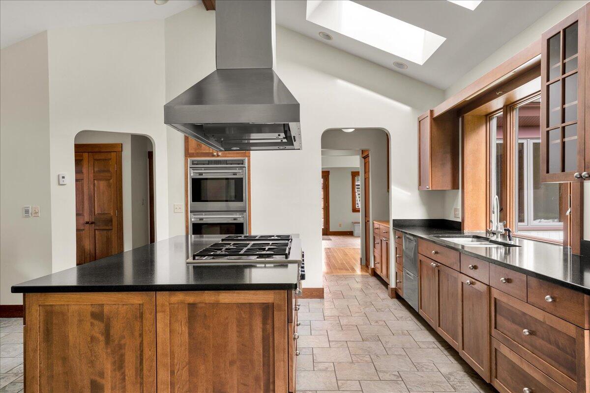 70 Ledgewood Lane, Blue Hill, ME, 04614