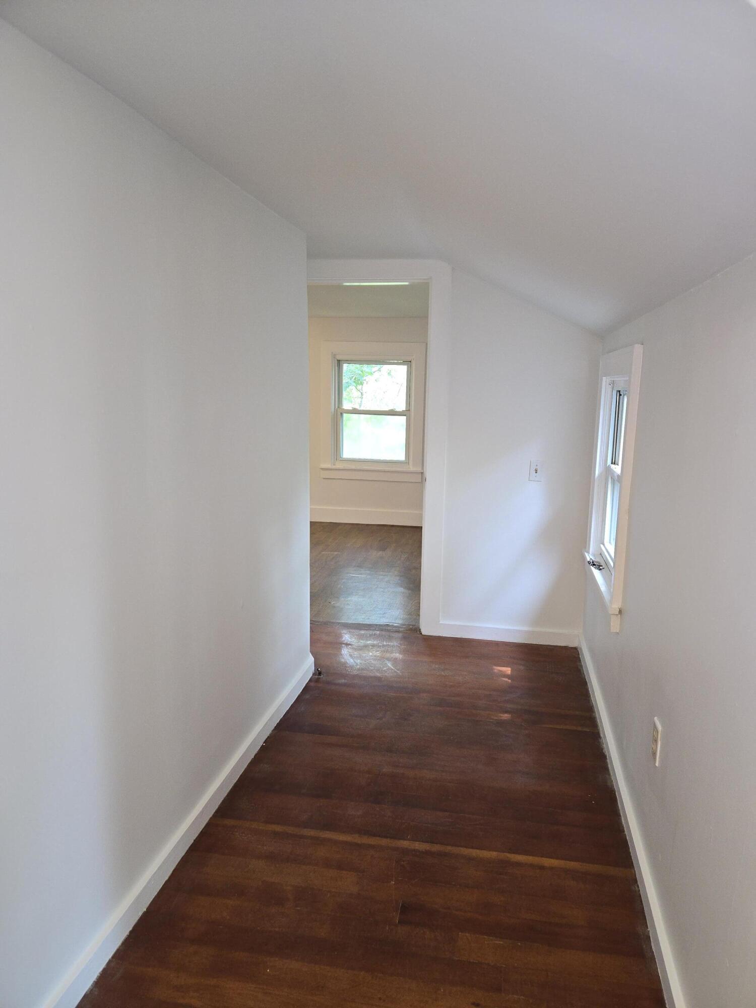 25 Falmouth Road, Falmouth, ME 04105 UNIT 1