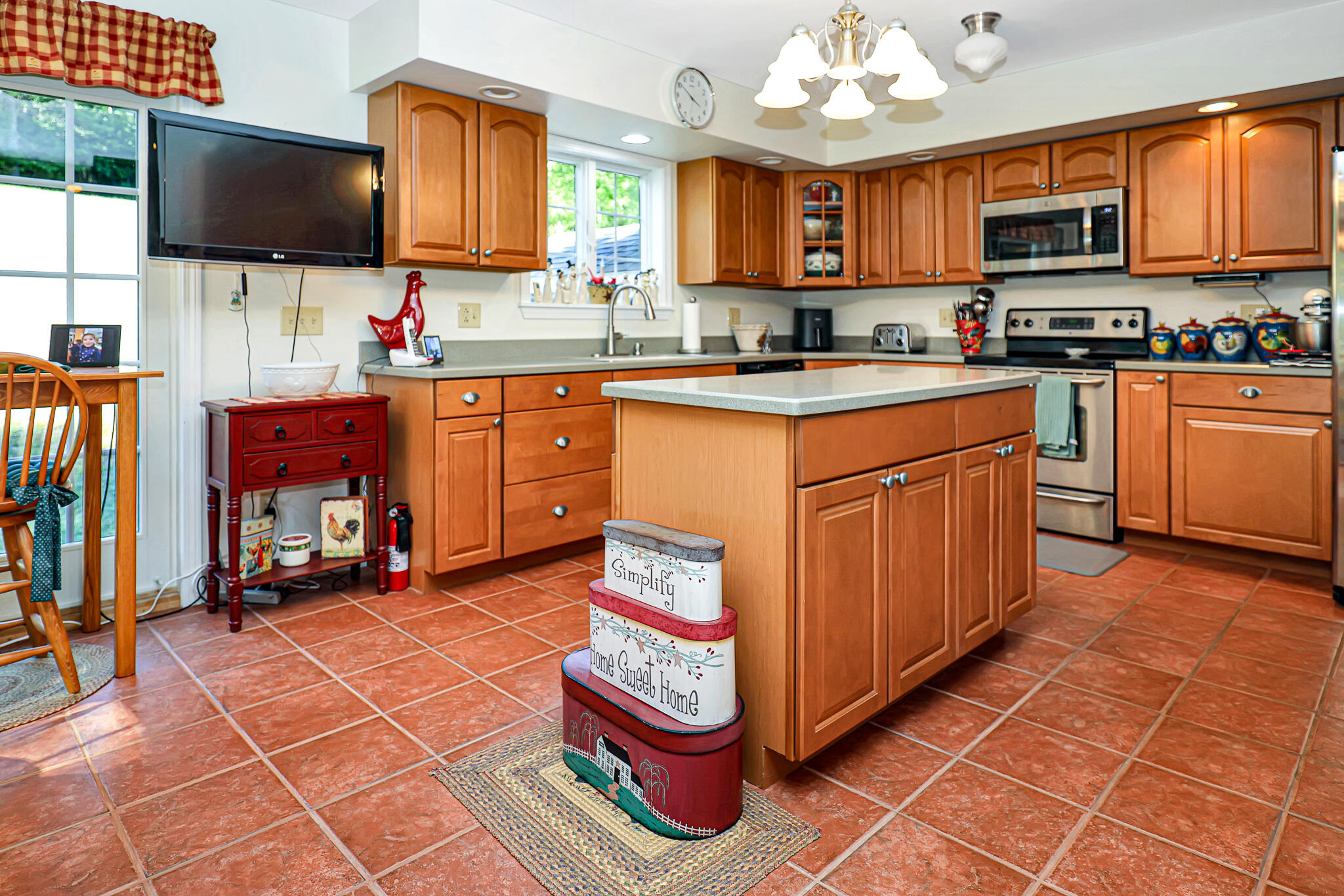 44 Mountain View Road, Mexico, ME, 04224