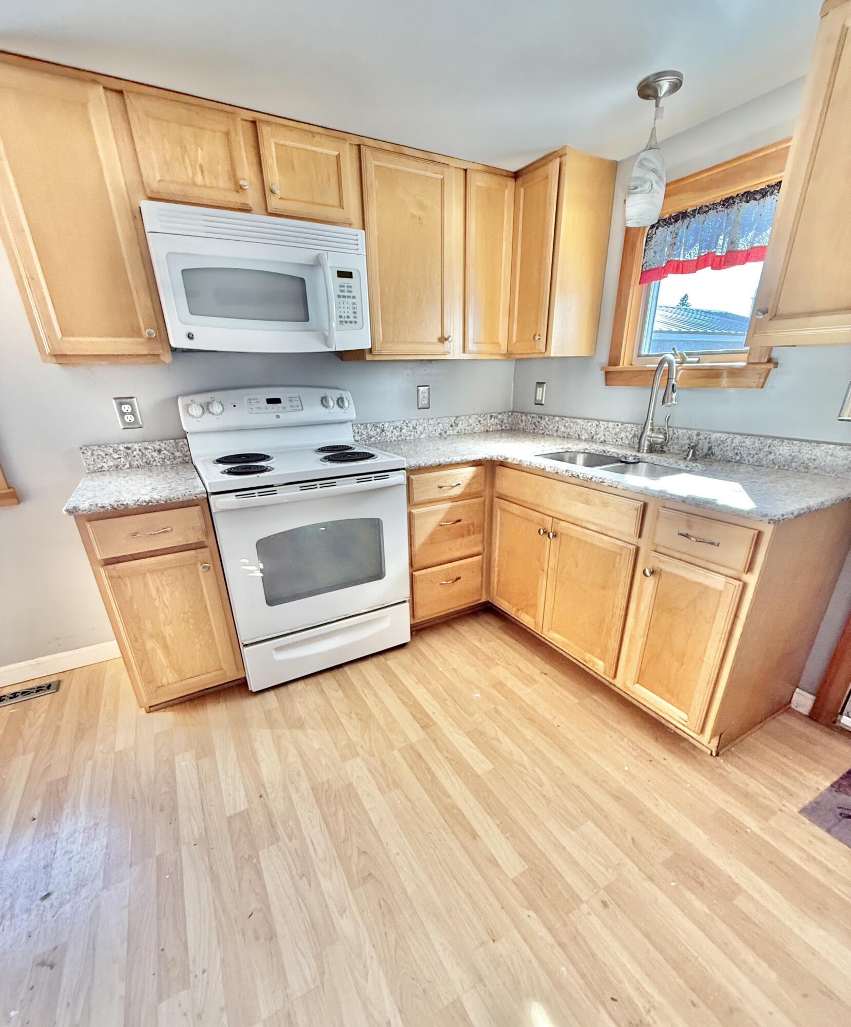 31 Delmont Street, Presque Isle, ME, 04769