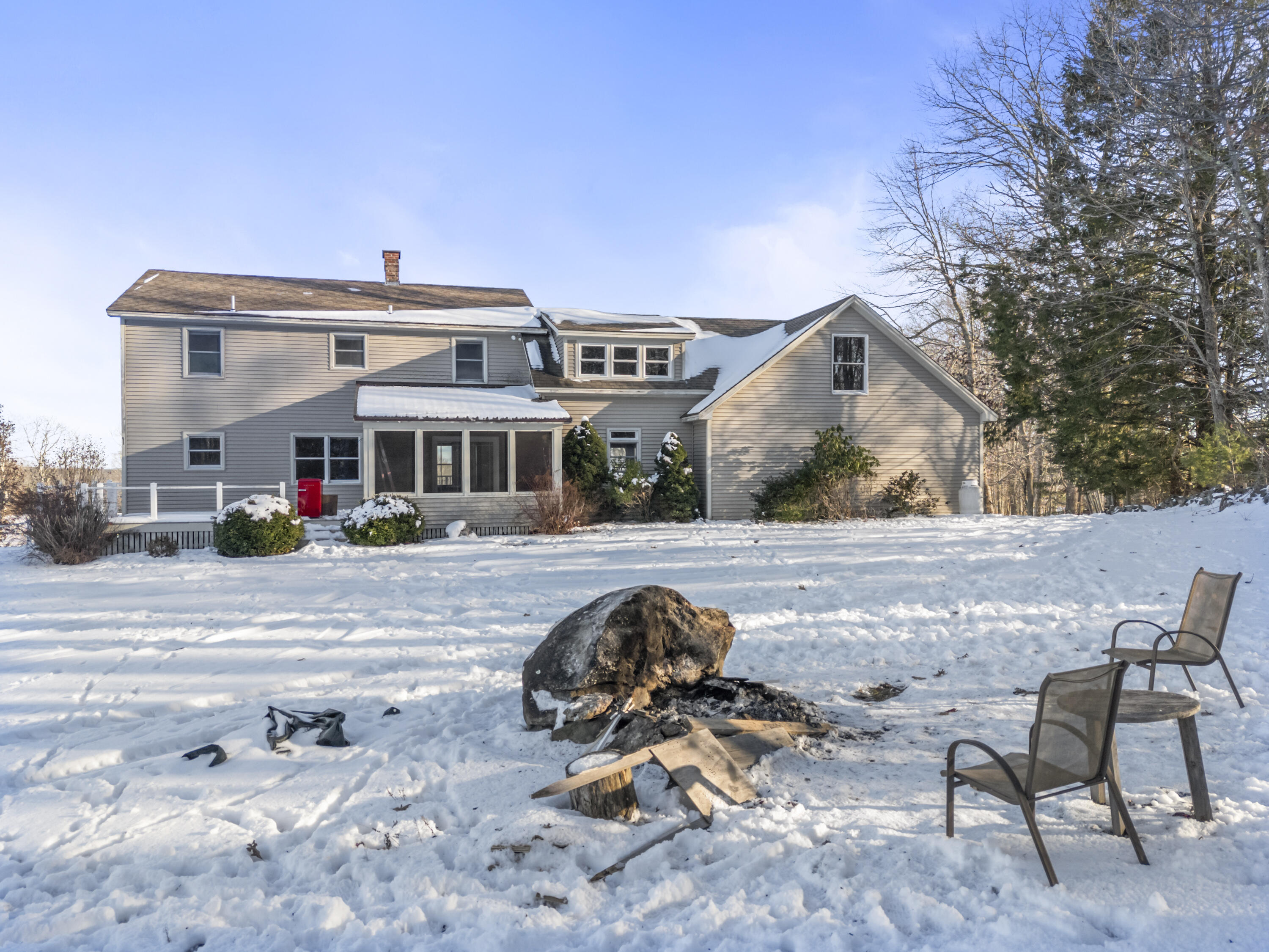 467 Bay Road, Bowdoinham, ME, 04008
