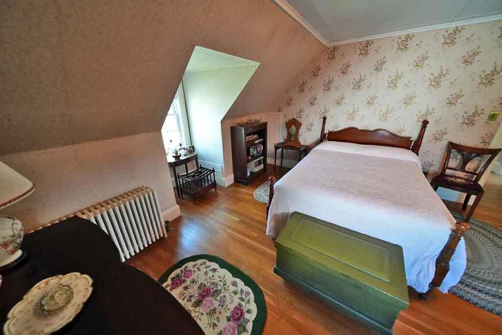 33 Pleasant Street, Houlton, ME, 04730