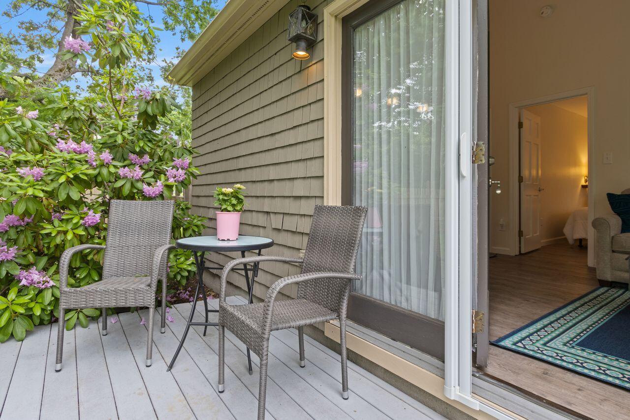 14 Holly Street, Portland, ME 04103 Rear apartment private deck off living room