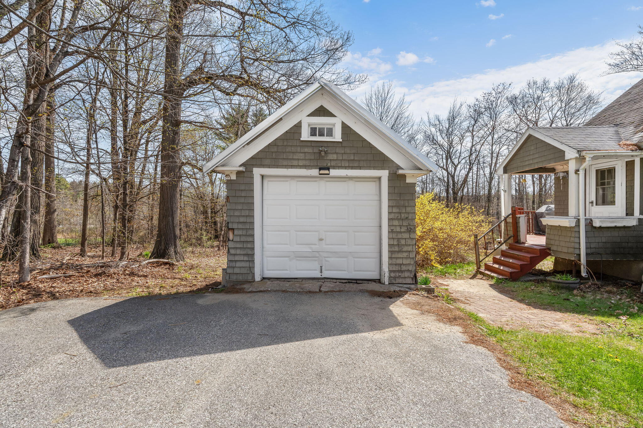 400 Hotel Road, Auburn, ME, 04210