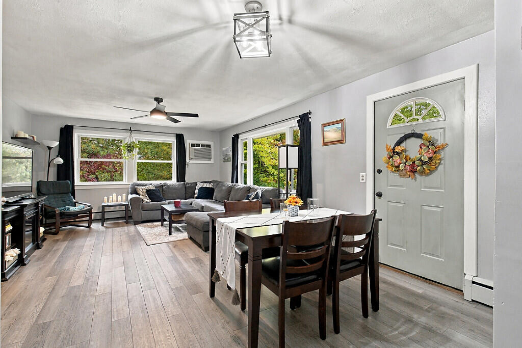 14 Windsor Terrace, Farmingdale, ME 04344 15_BP5A5689_DxO_mls