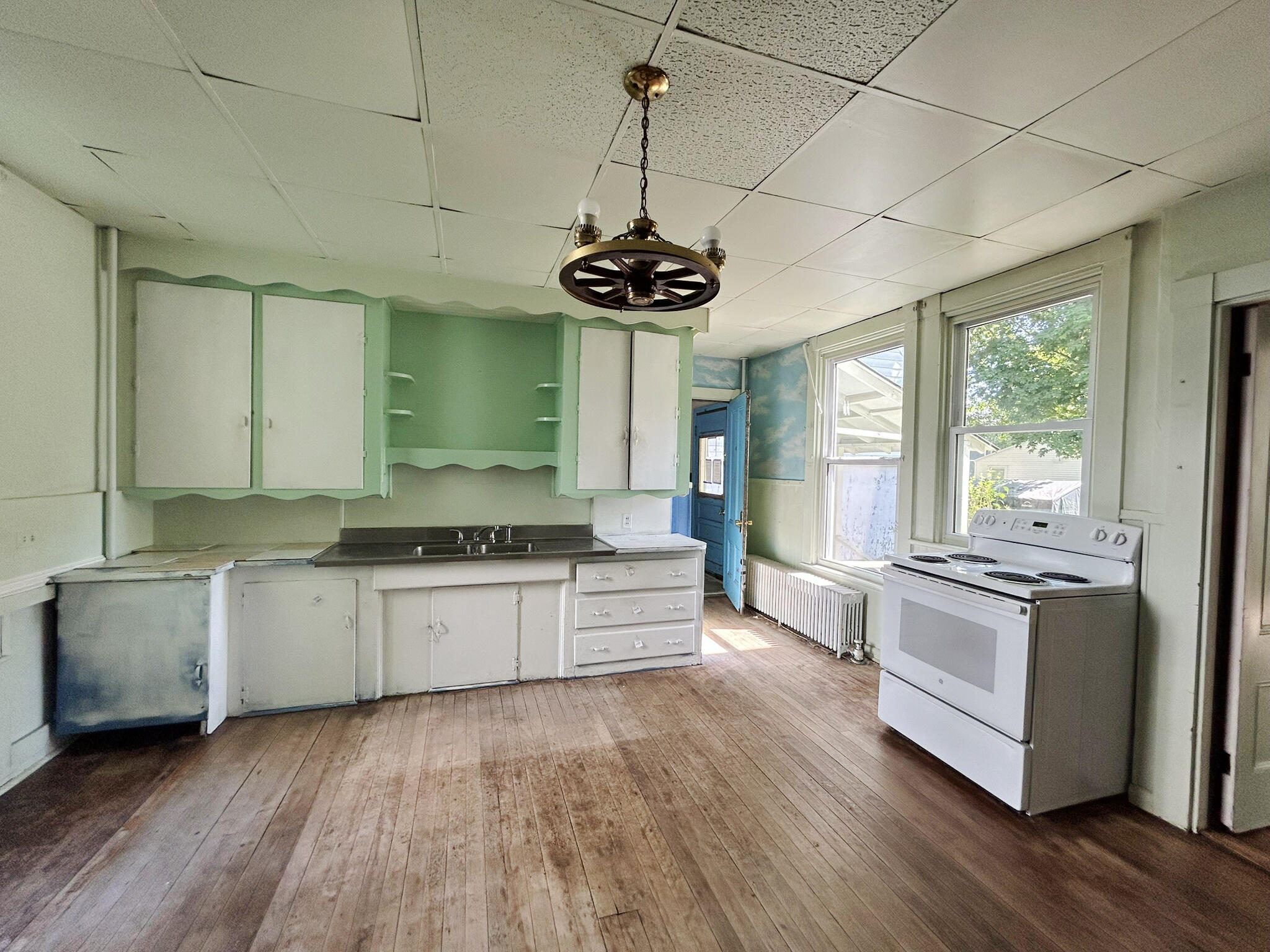 25 Pleasant Avenue, Portland, ME, 04103