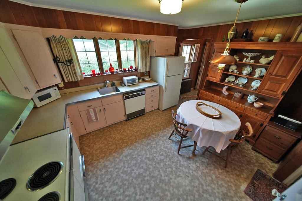 33 Pleasant Street, Houlton, ME, 04730