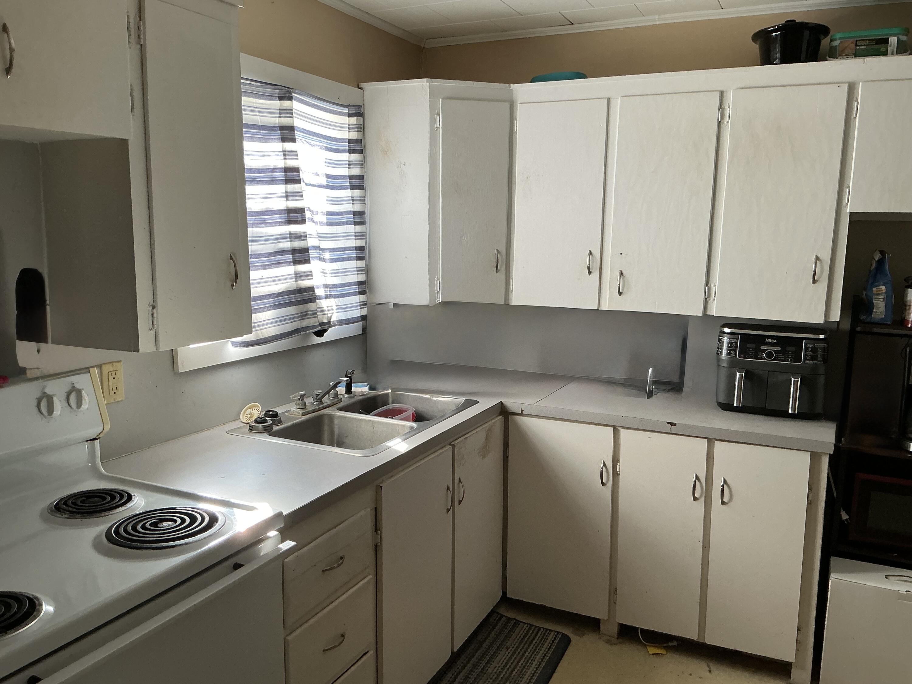 336 Main Street, Corinth, ME, 04427