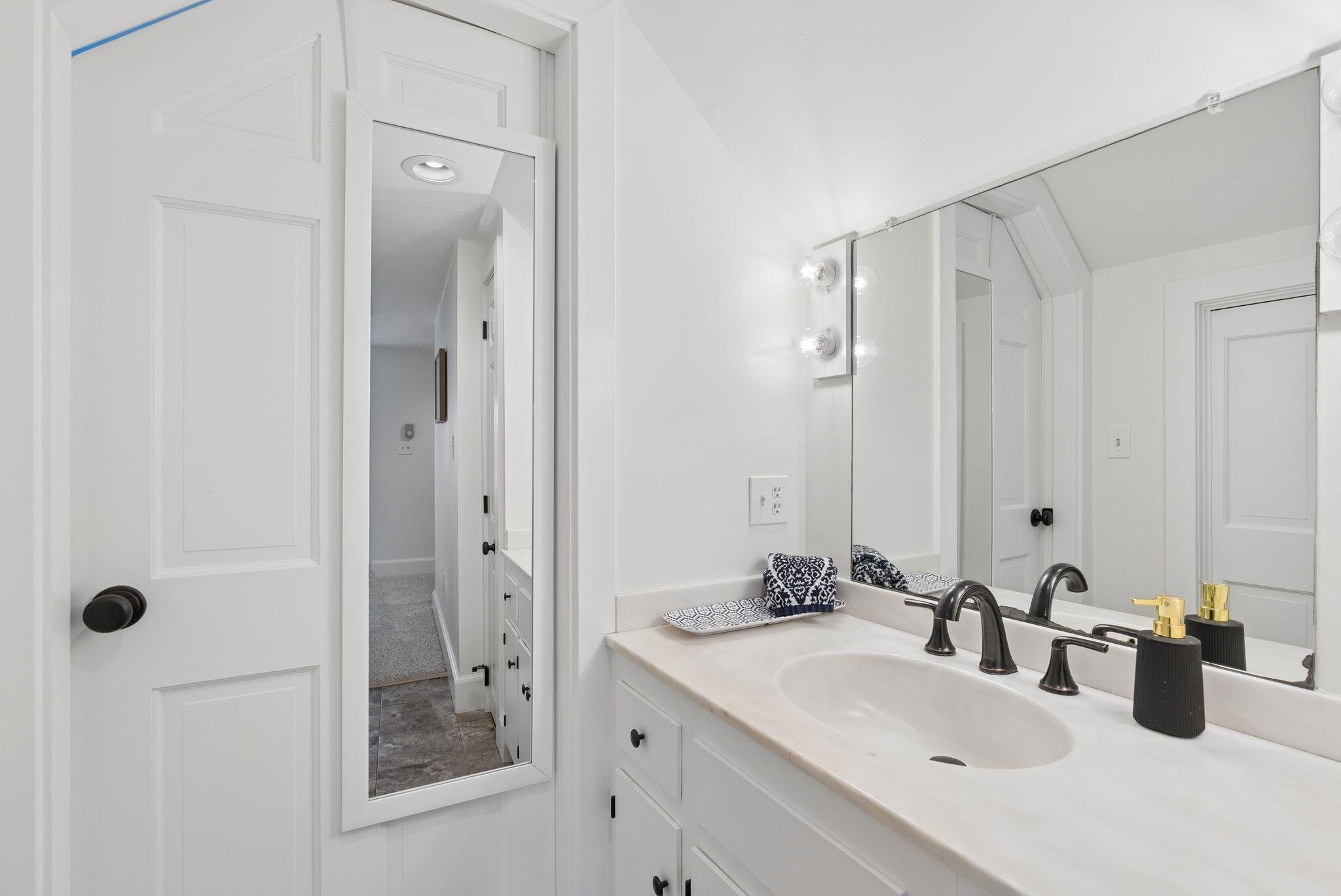 8 Woodland Avenue, #3, Kennebunk, ME 04043 48_DSC09116