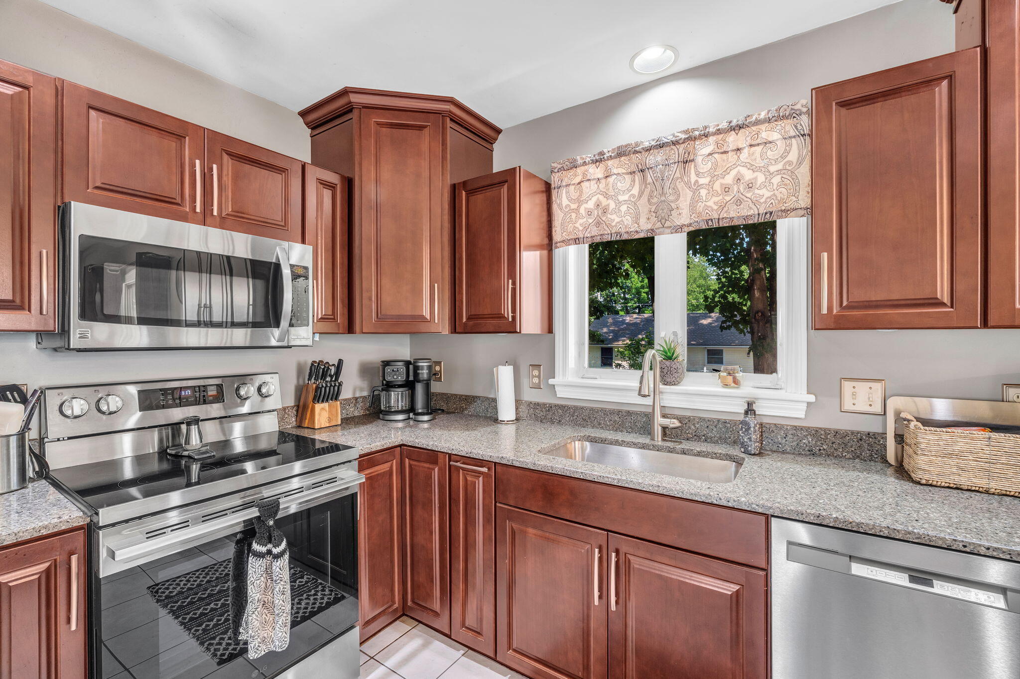 5 Chenault Street, Lewiston, ME 04240 13-web-or-mls-5-chenault-st