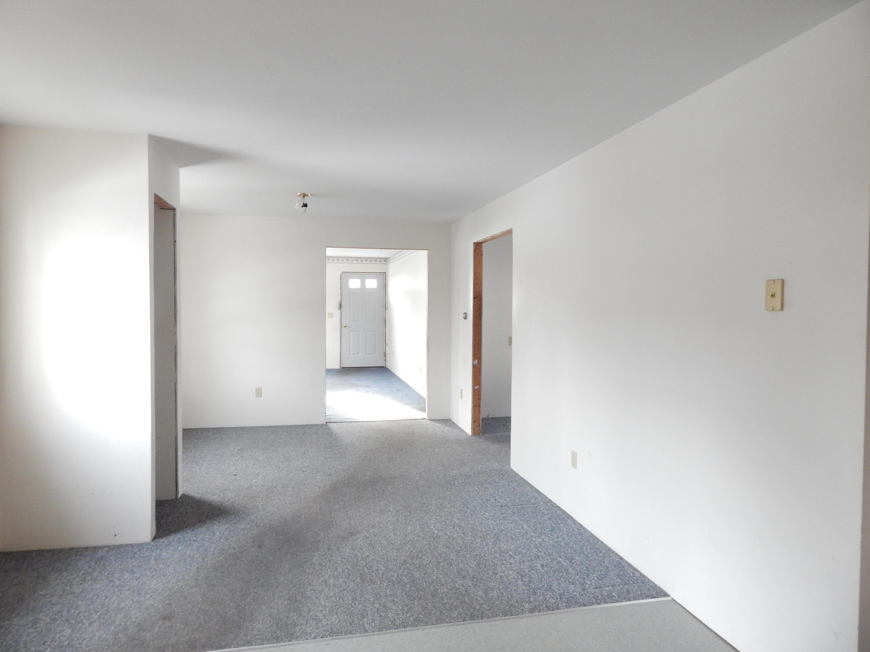 19 Park Street, Paris, ME, 04281