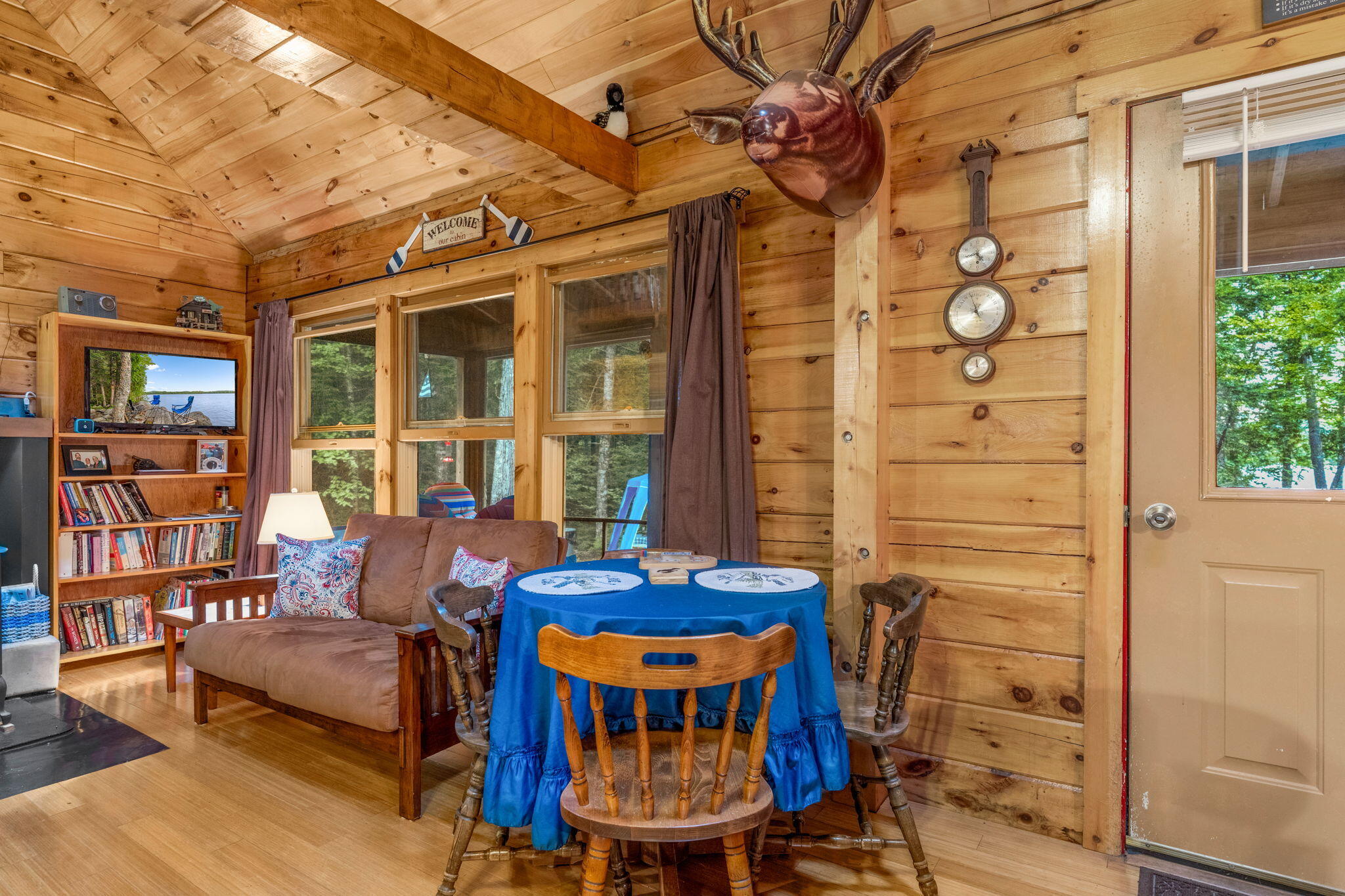 11-web-or-mls-687-e-madasgascal-pond-rd