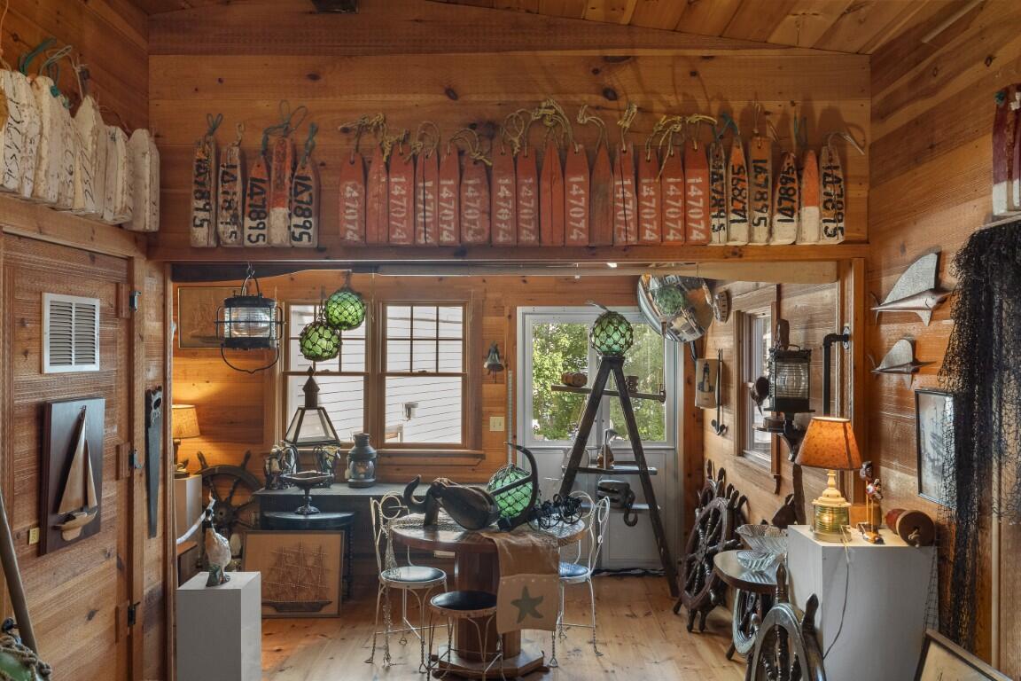 10 Mckown Street, Boothbay Harbor, ME, 04538