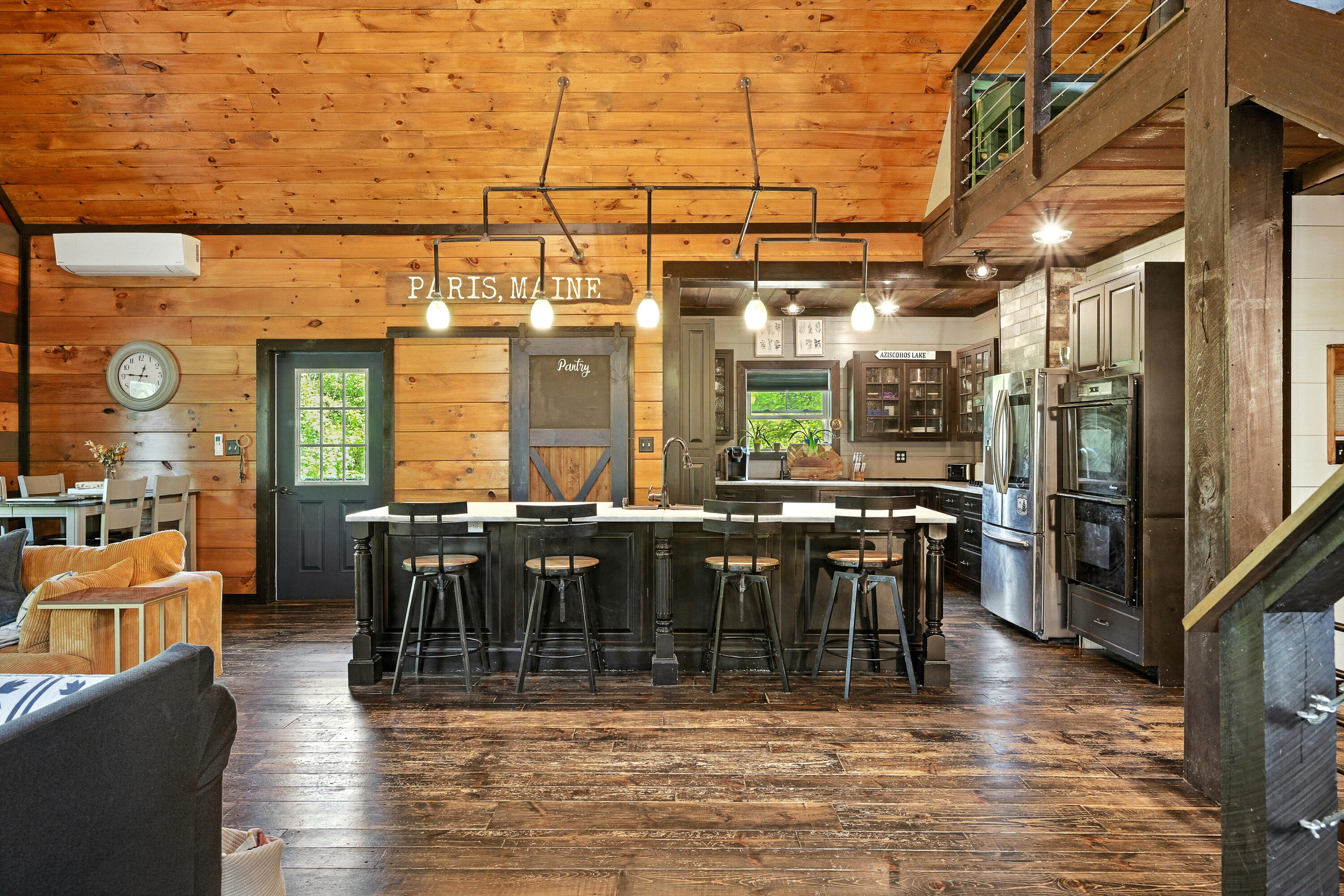 42 East Oxford Road, Paris, ME, 04281