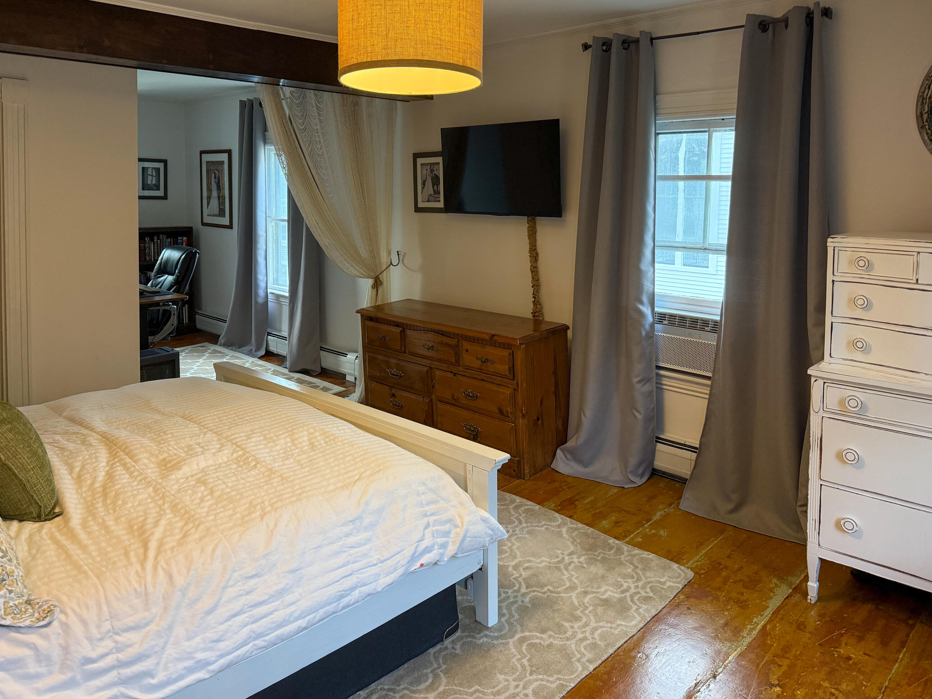 Upstairs Bedroom 1