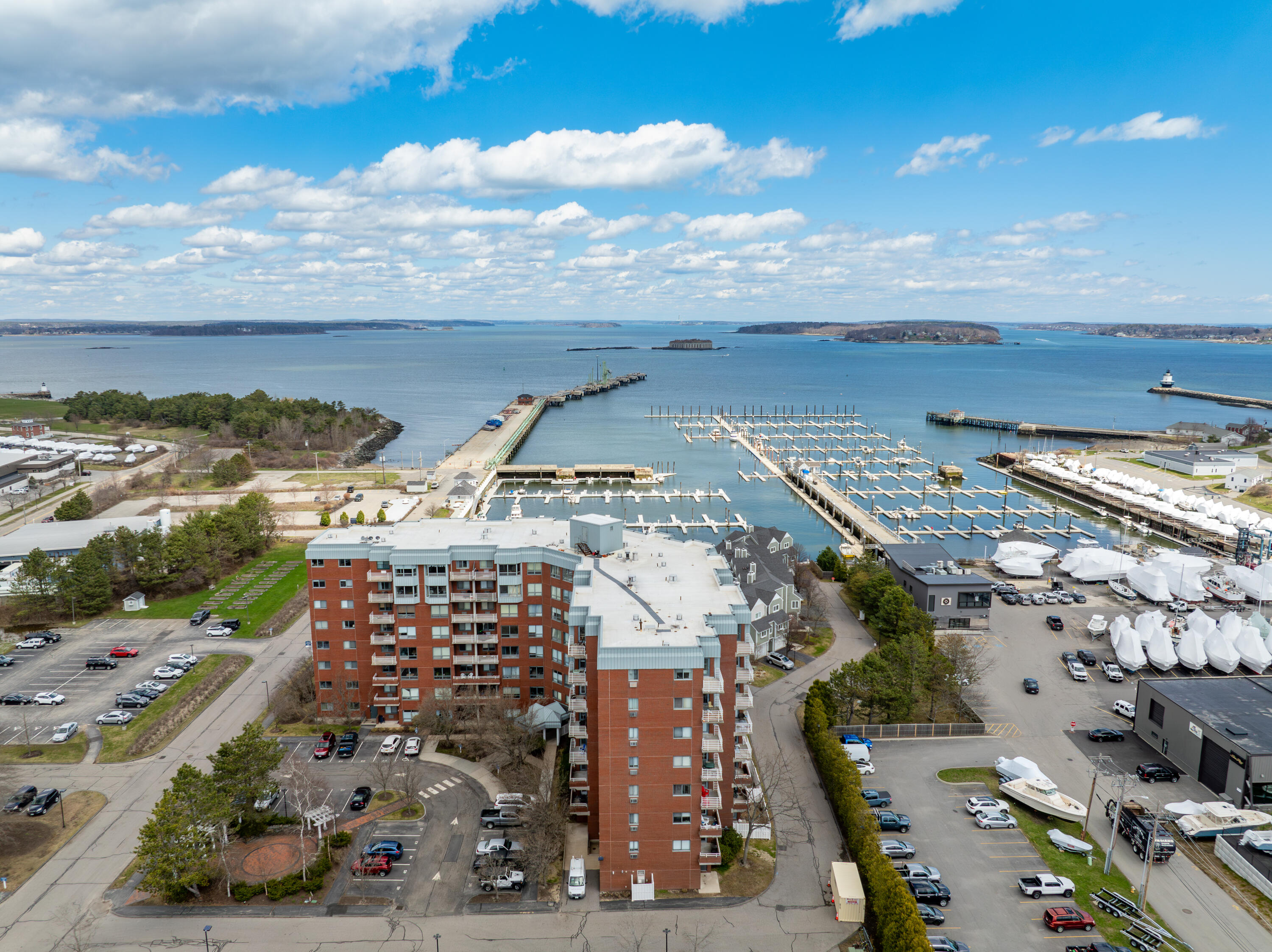 148 Breakwater Drive, #807, South Portland, ME 04106 148 Breakwater 209-01