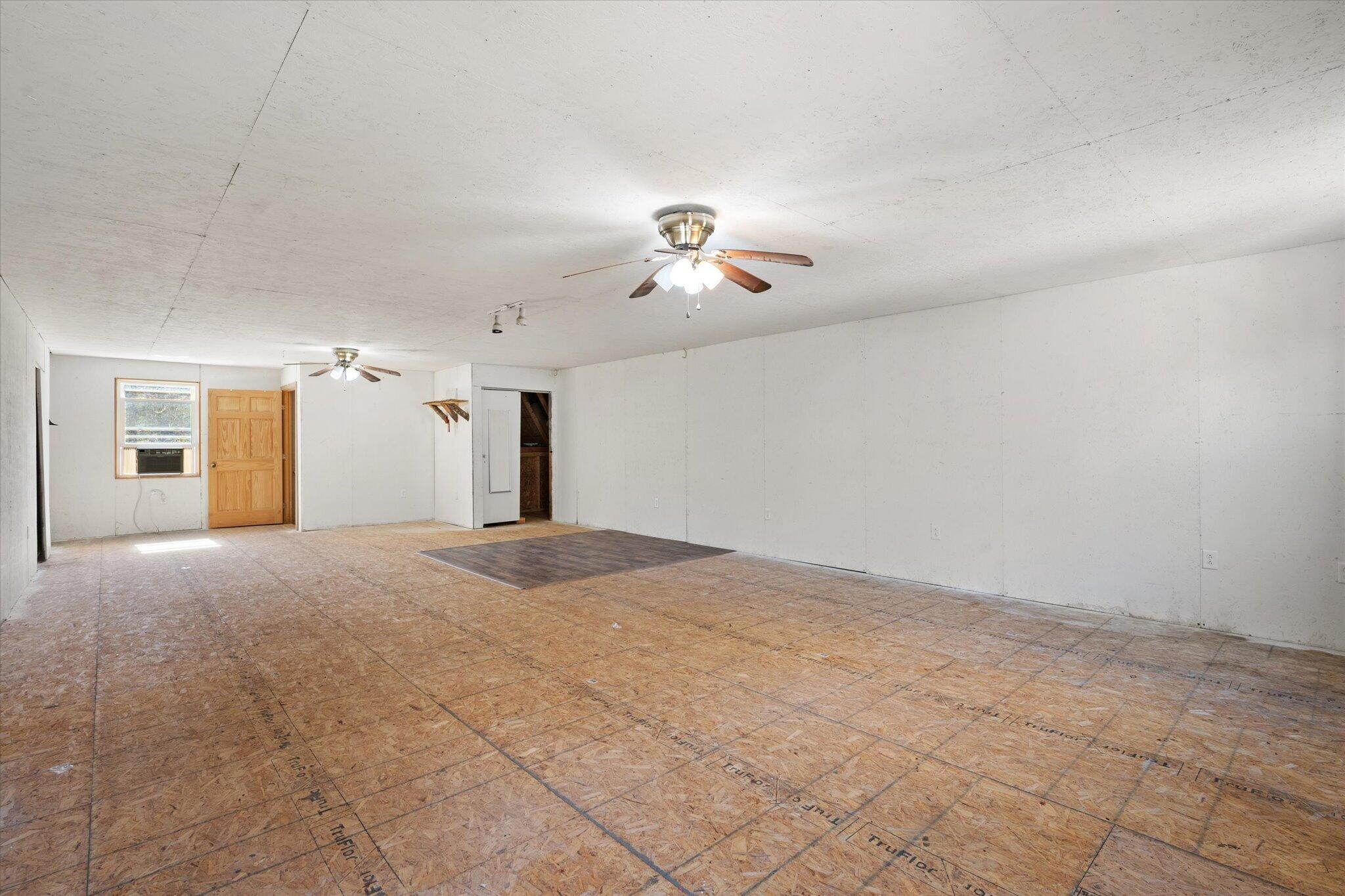 32 Charles Drive, Holden, ME, 04429