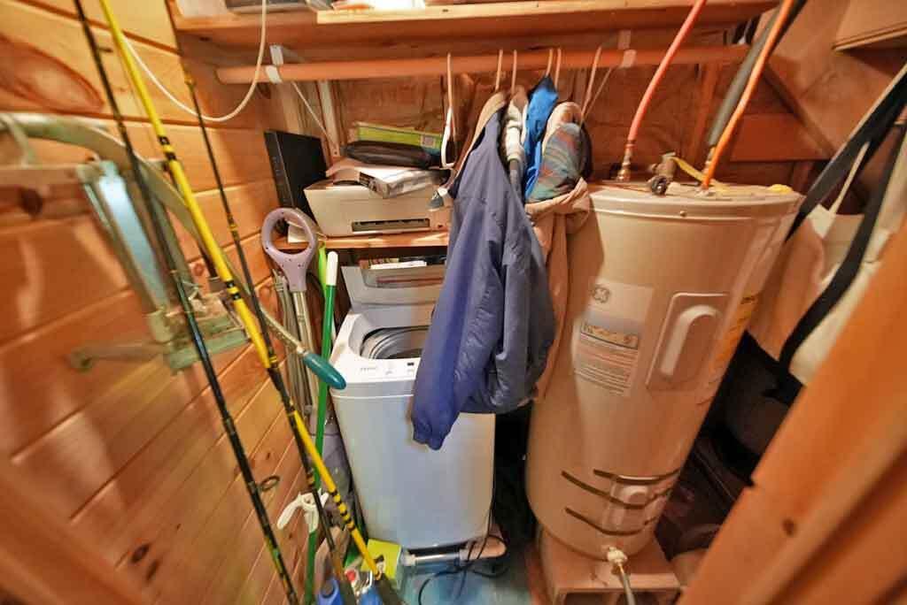 utility-closet-washer-laund