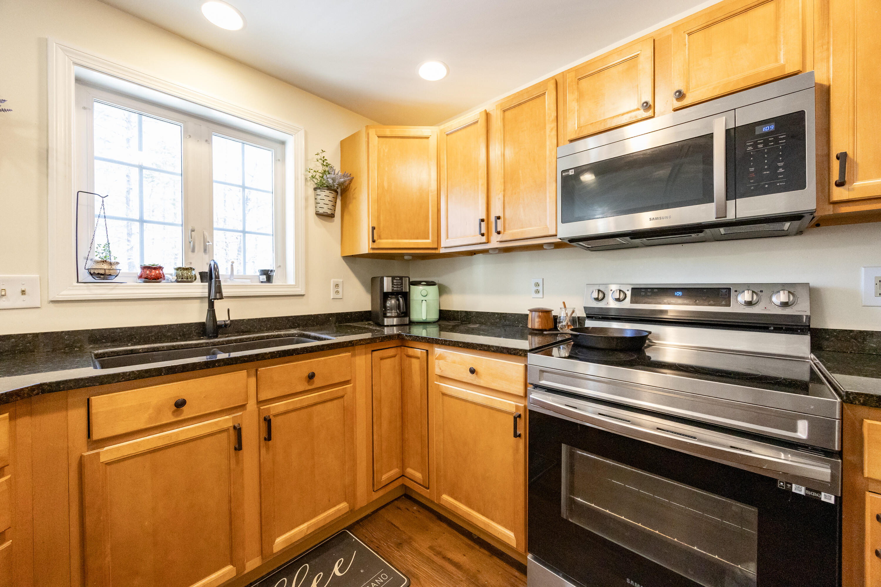 14 Ledges Court UNIT 14, Lewiston, ME, 04240