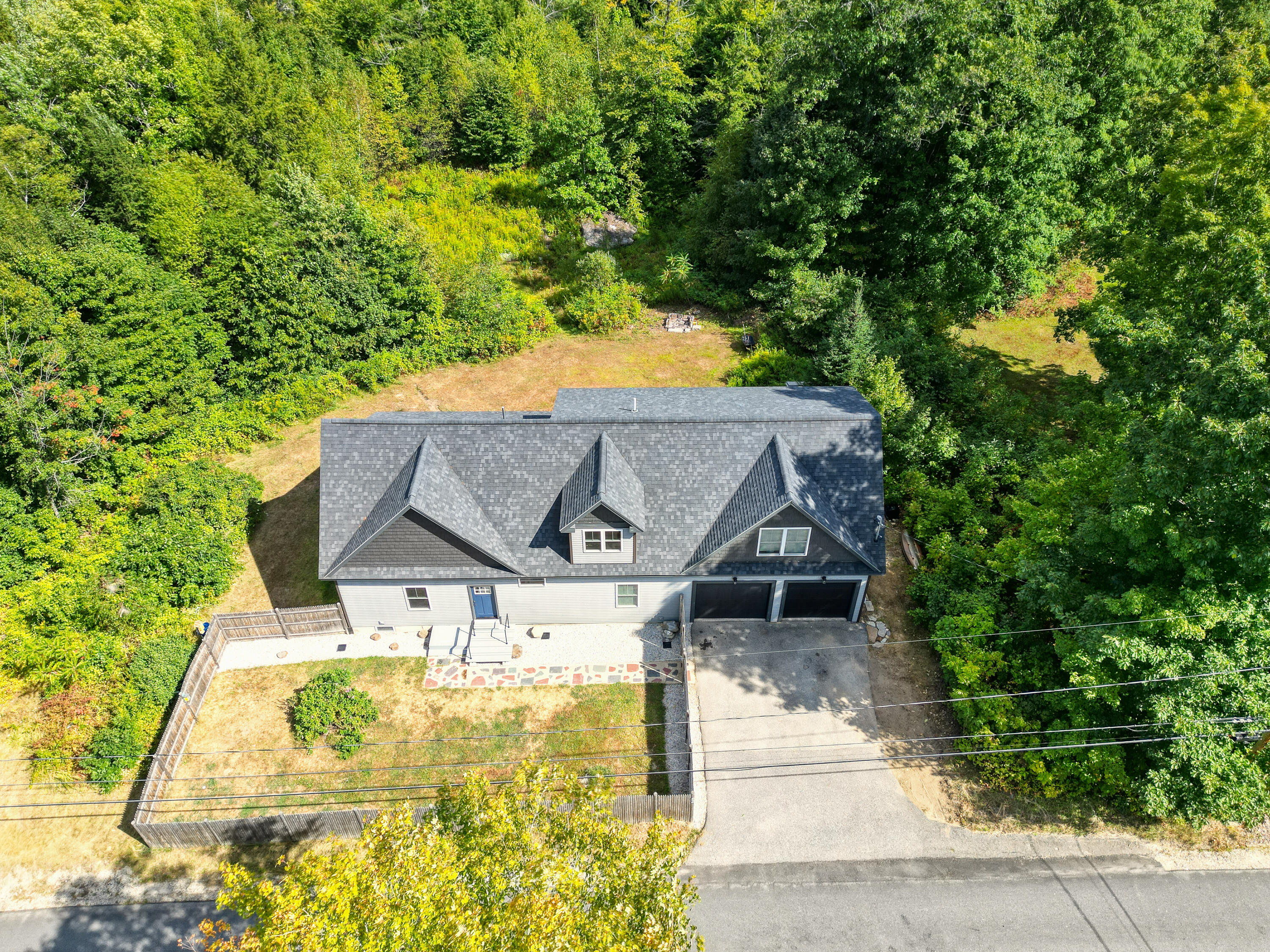 42 East Oxford Road, Paris, ME, 04281