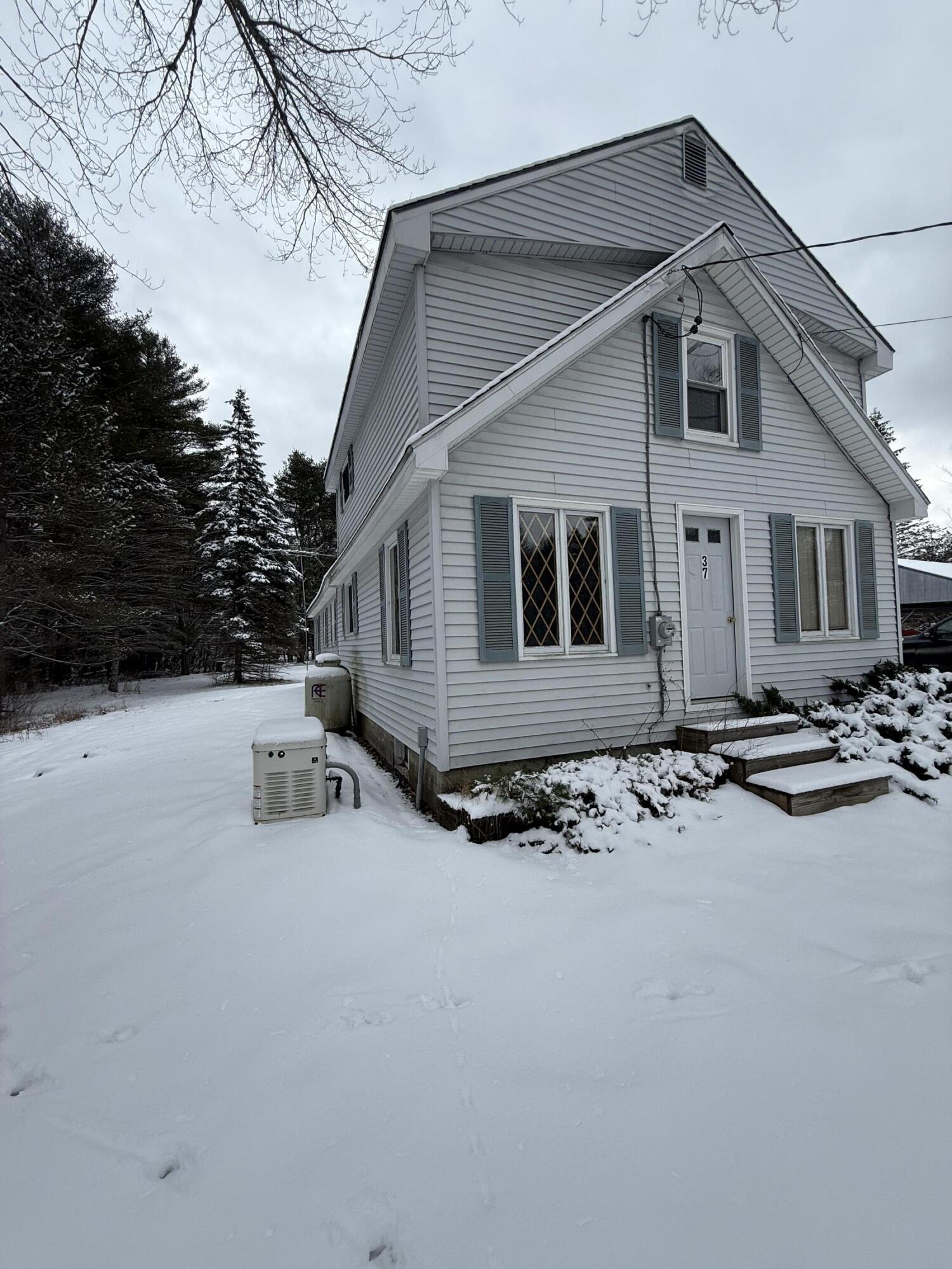 37 Pleasant Street, Milo, ME, 04463