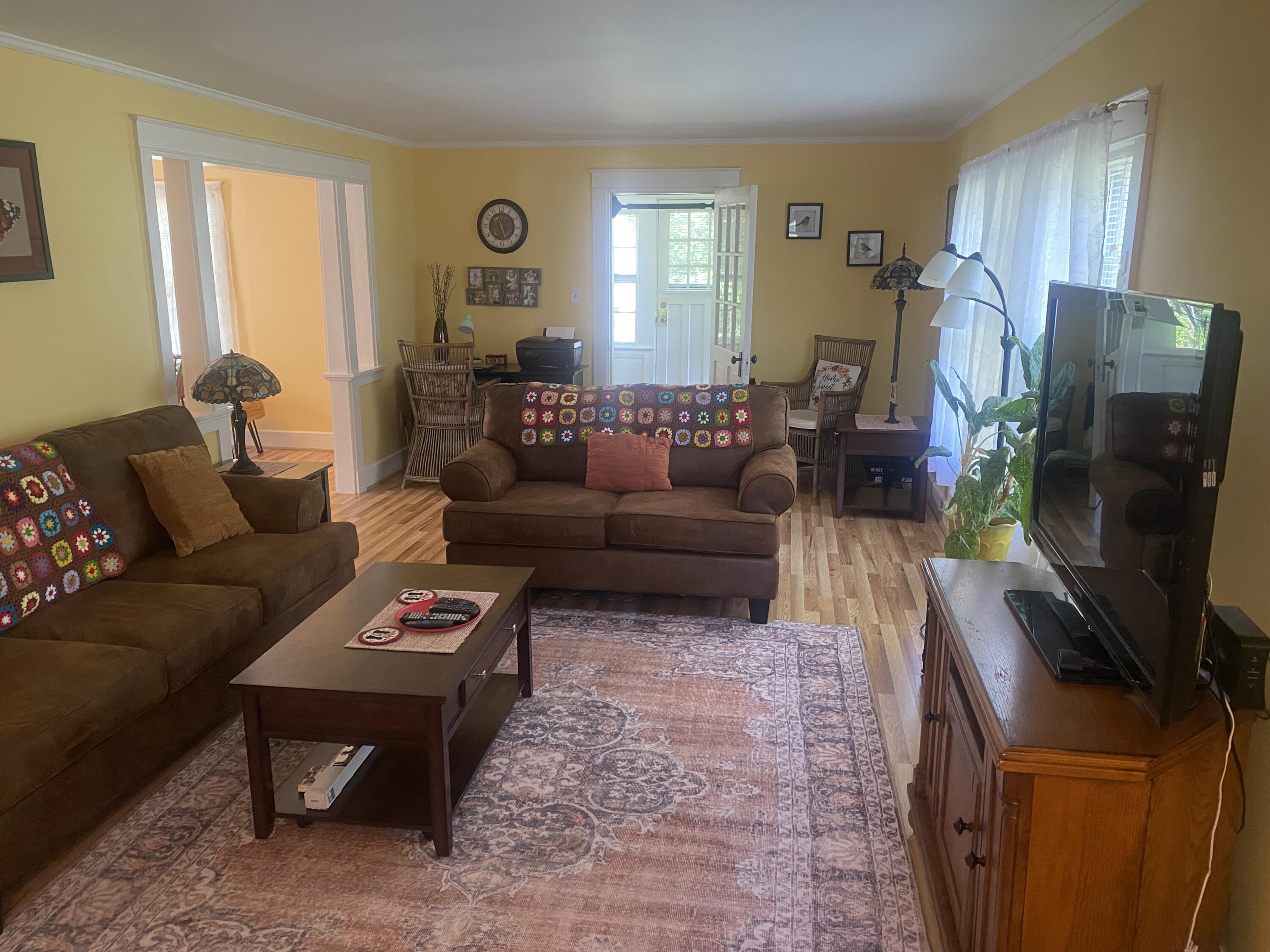 316 Canaan Road, Skowhegan, ME 04976 18 Living