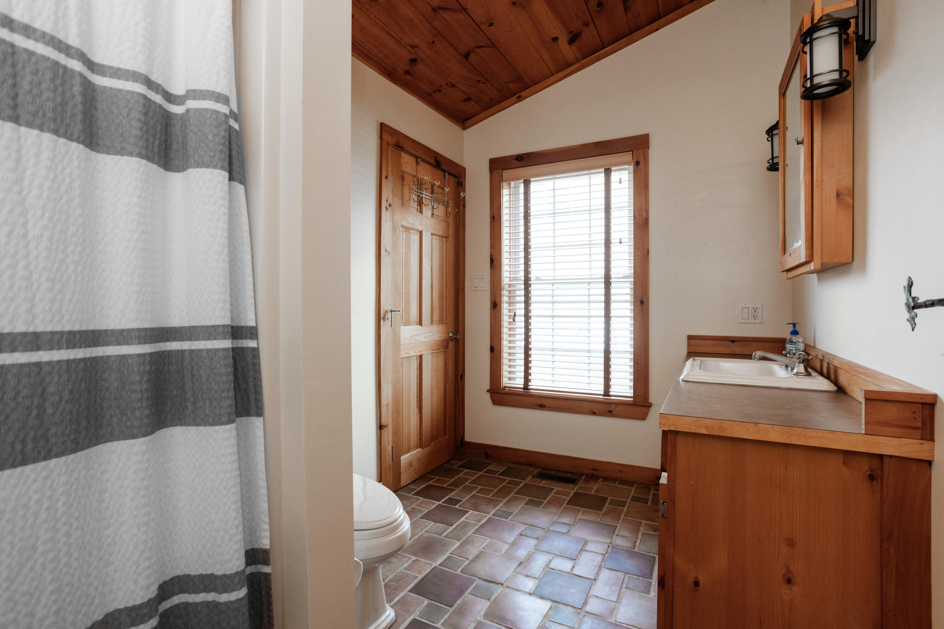 16 Fort Hill Ext Avenue, York, ME, 03909