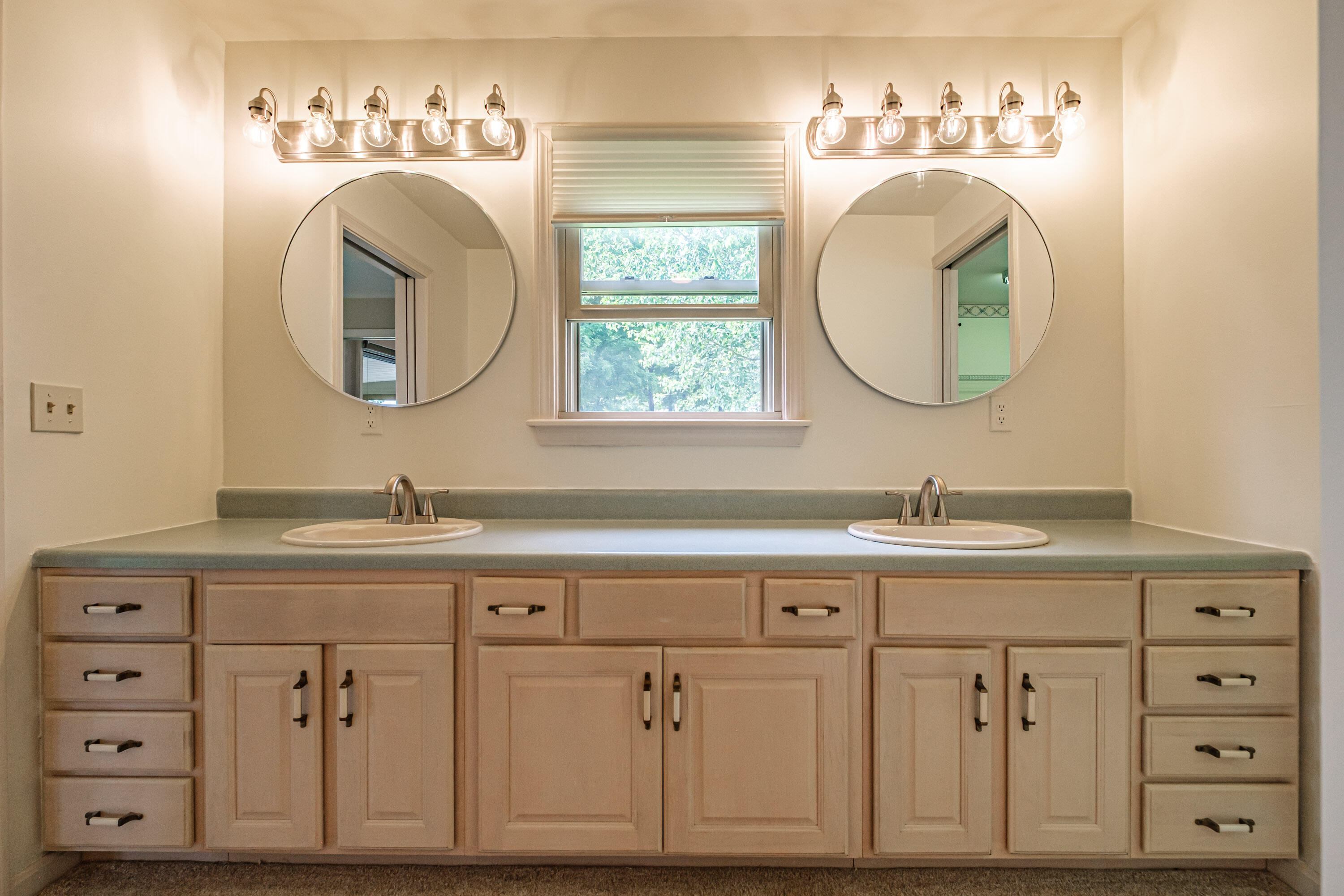 438 Paris Hill Road, Paris, ME, 04281