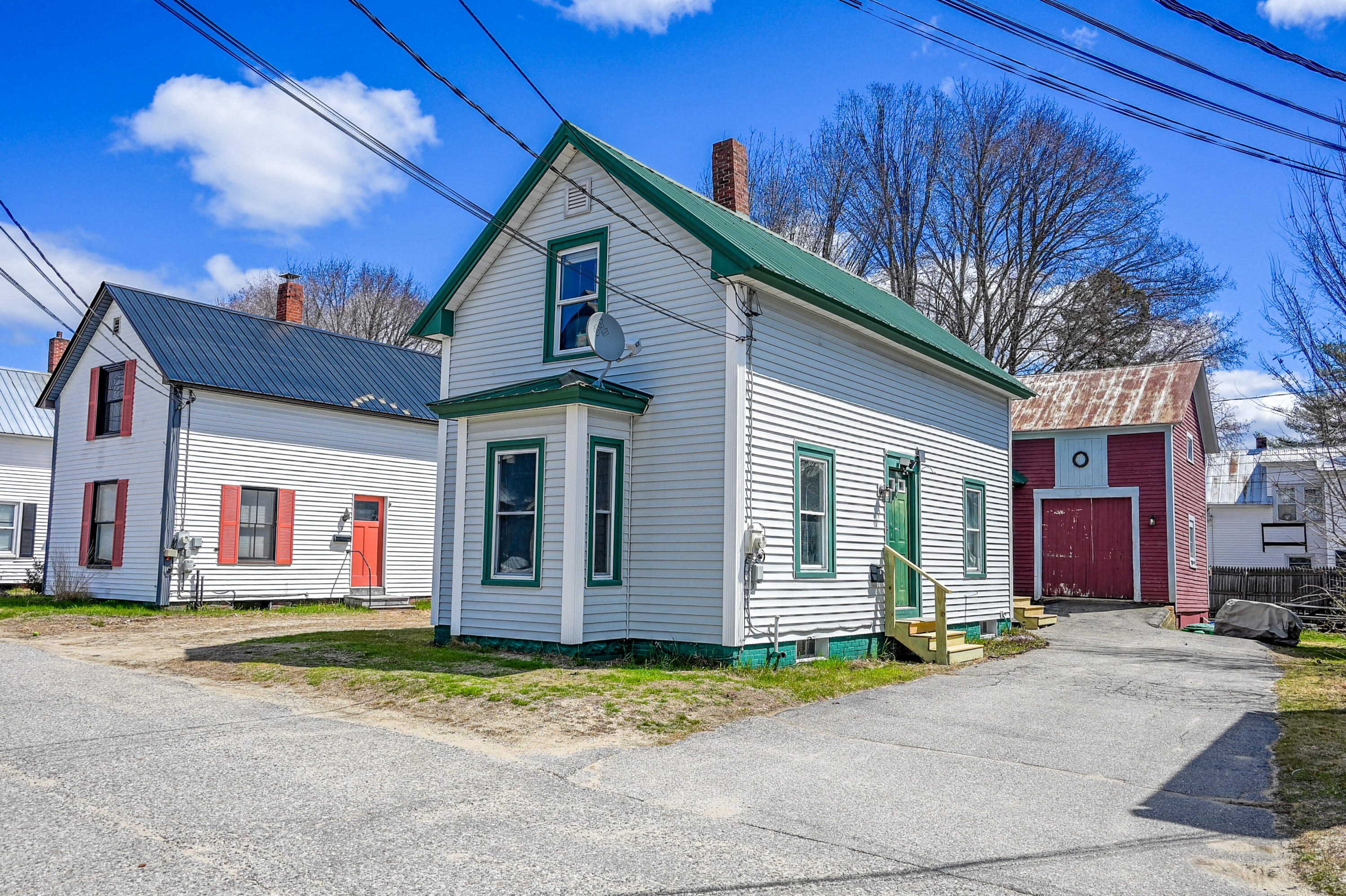 49 W Broadway, Lincoln, ME, 04457