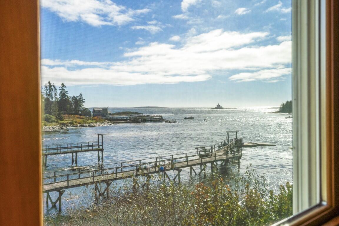 22 Gray Road, Southport, ME, 04576