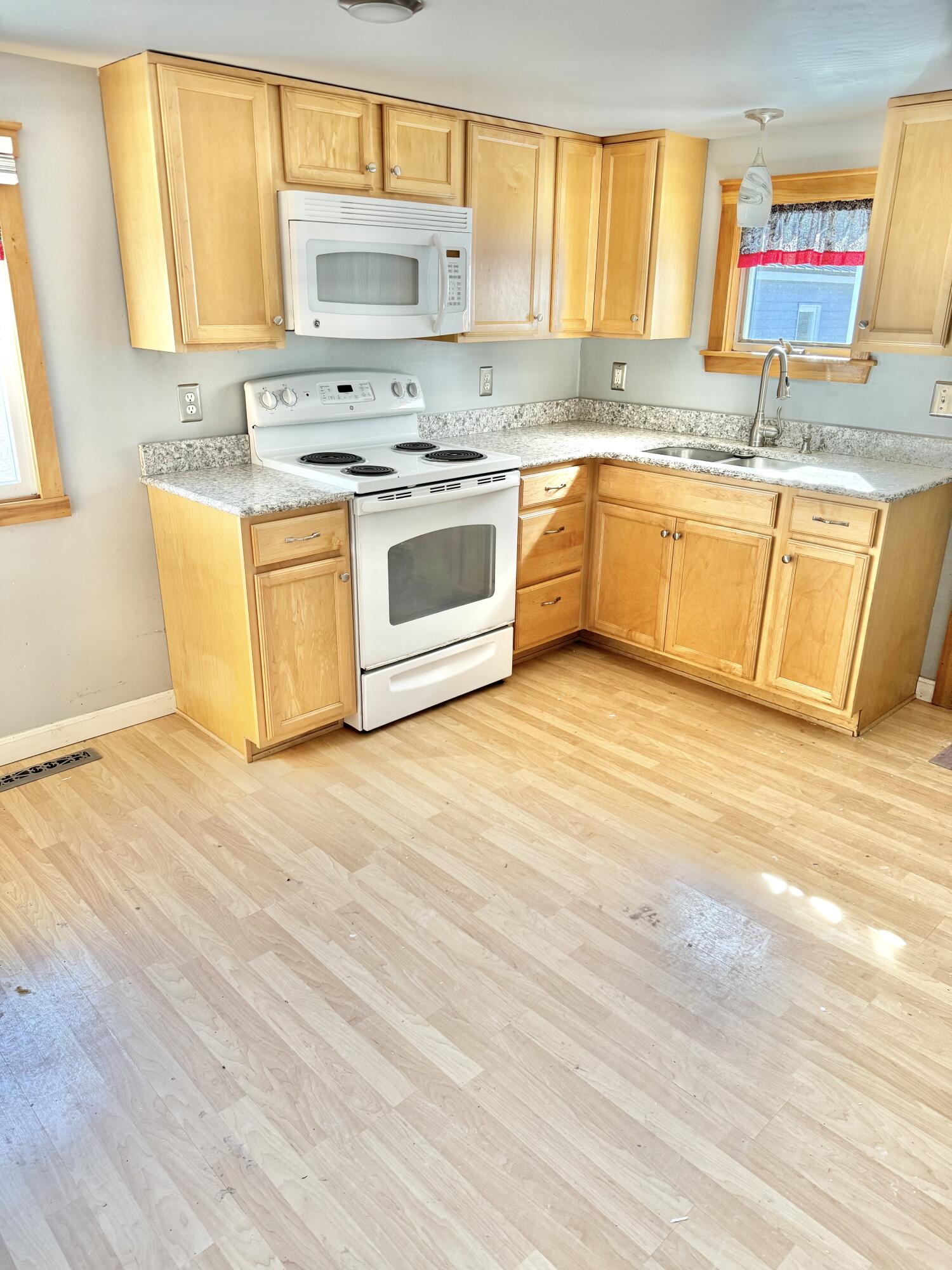 31 Delmont Street, Presque Isle, ME, 04769