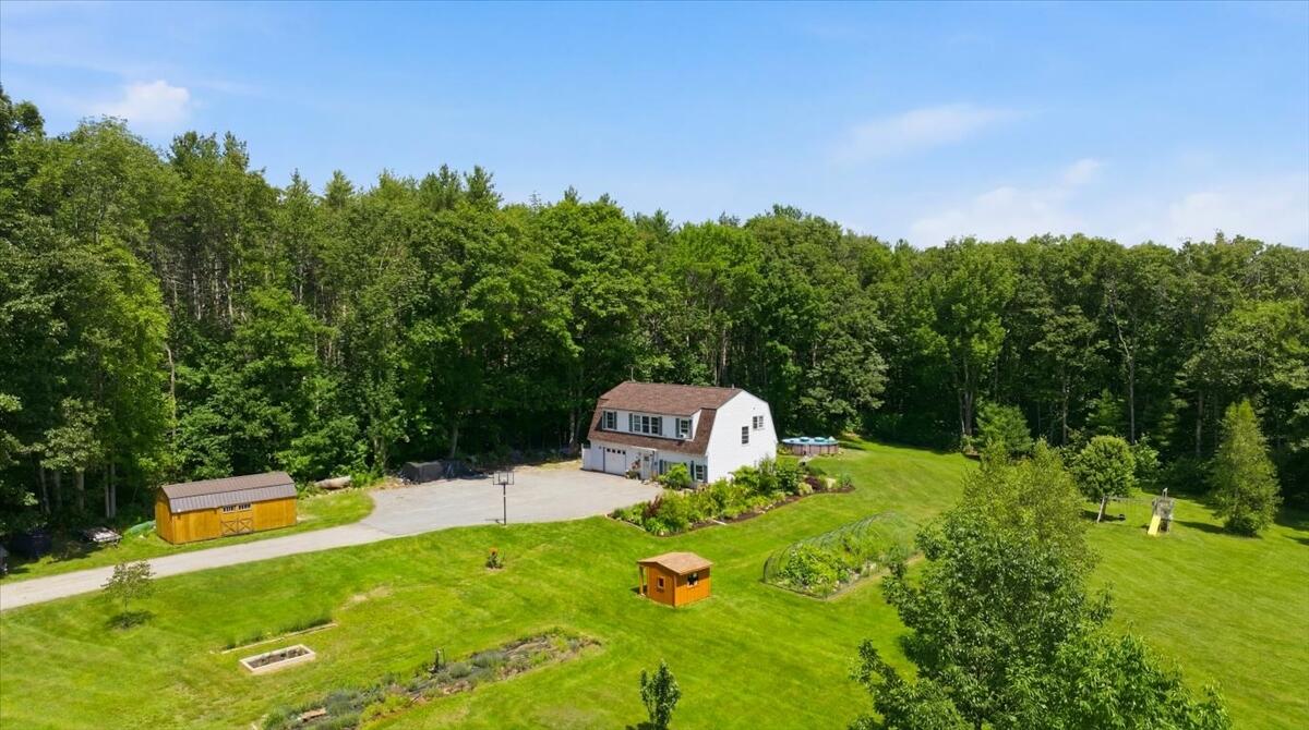 Photo of 621 Auburn Road Auburn ME 04210