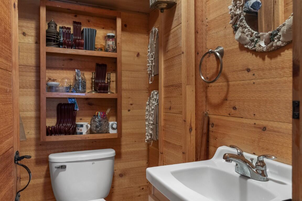 10 Mckown Street, Boothbay Harbor, ME, 04538